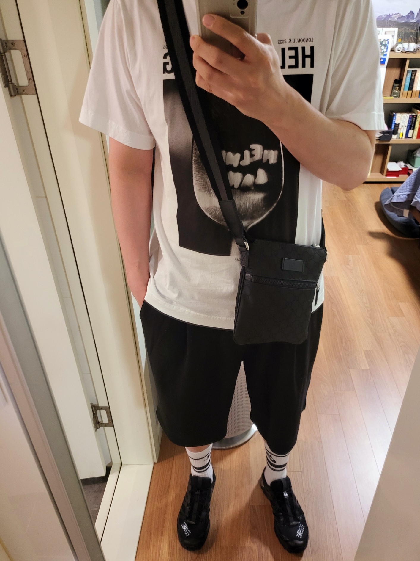Salomon x MM6 Maison Margiela XT-4 Mule Black, Gucci Micro GG Ssima Canvas Messenger Bag Black 착용 스타일