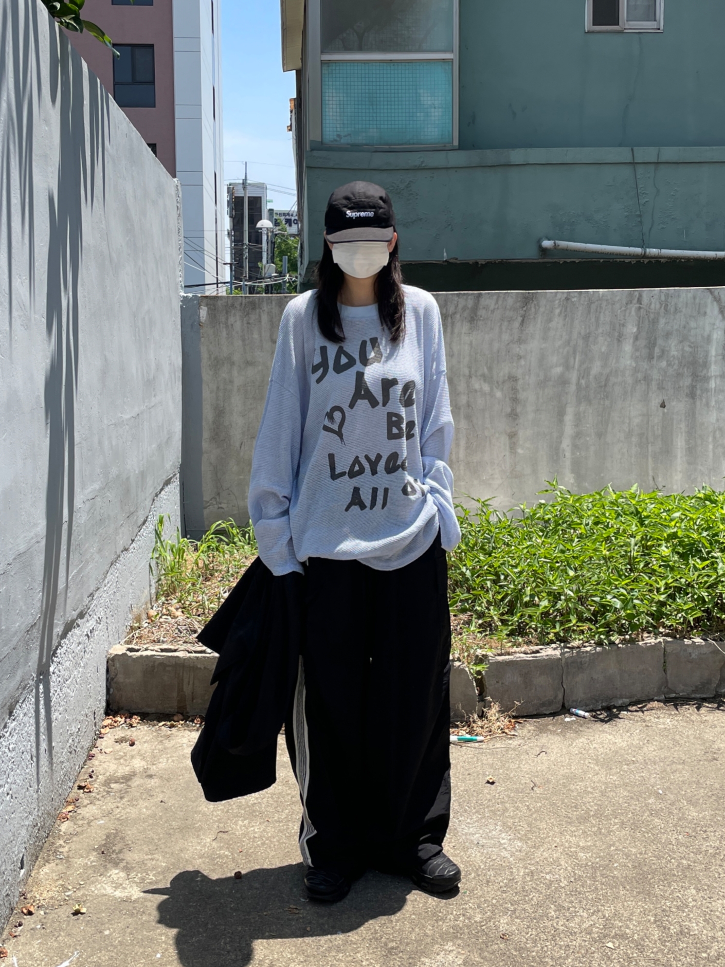Supreme Washed Chino Twill Camp Cap Black - 24SS, Nike Air Max Plus Triple Black 착용 스타일 - 3