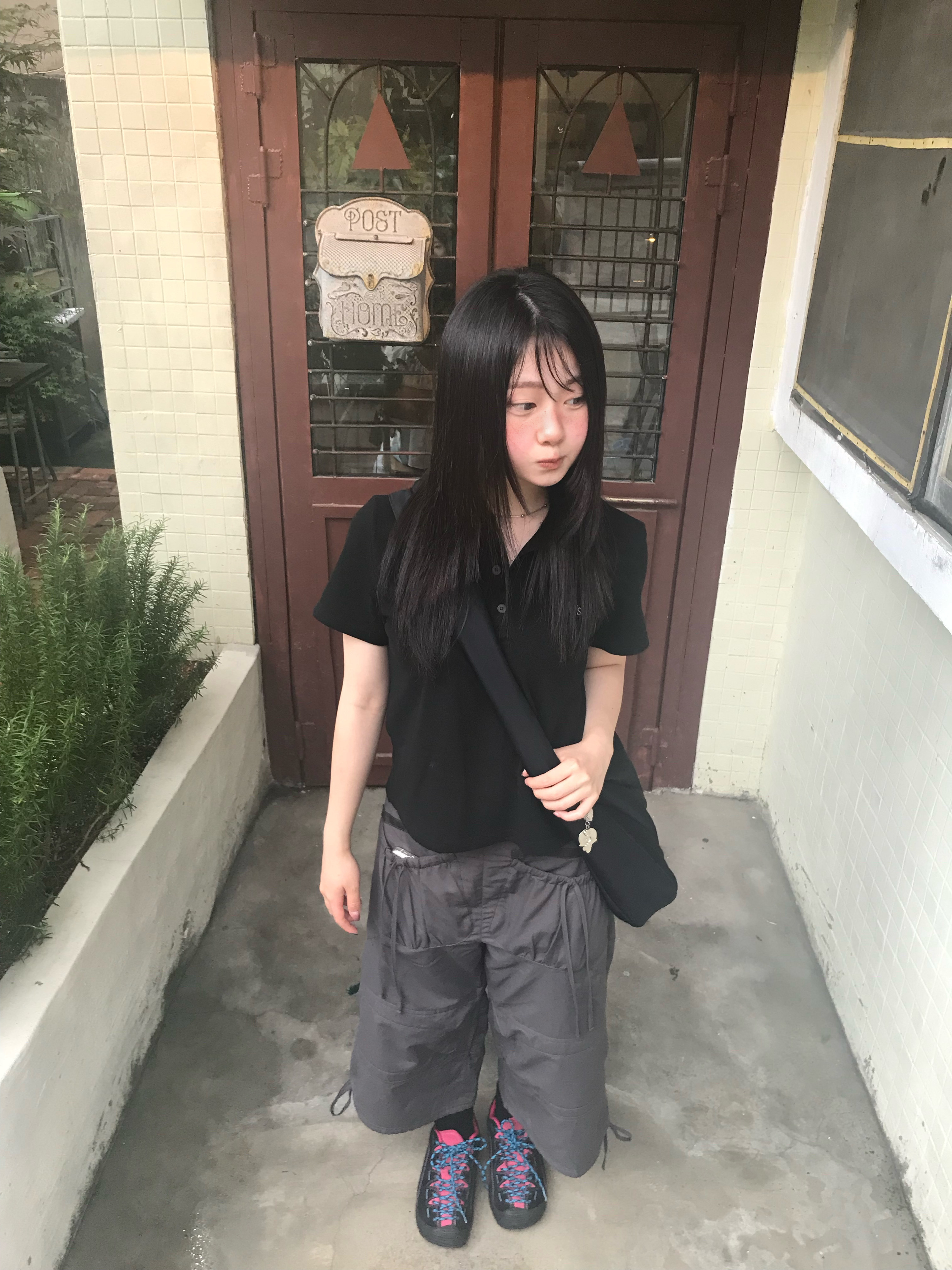 (W) Keen Jasper Sneakers Black Jazzy, NewJeans x The Power Puff Girls Metal Keyring Hanni 착용 스타일 - 1