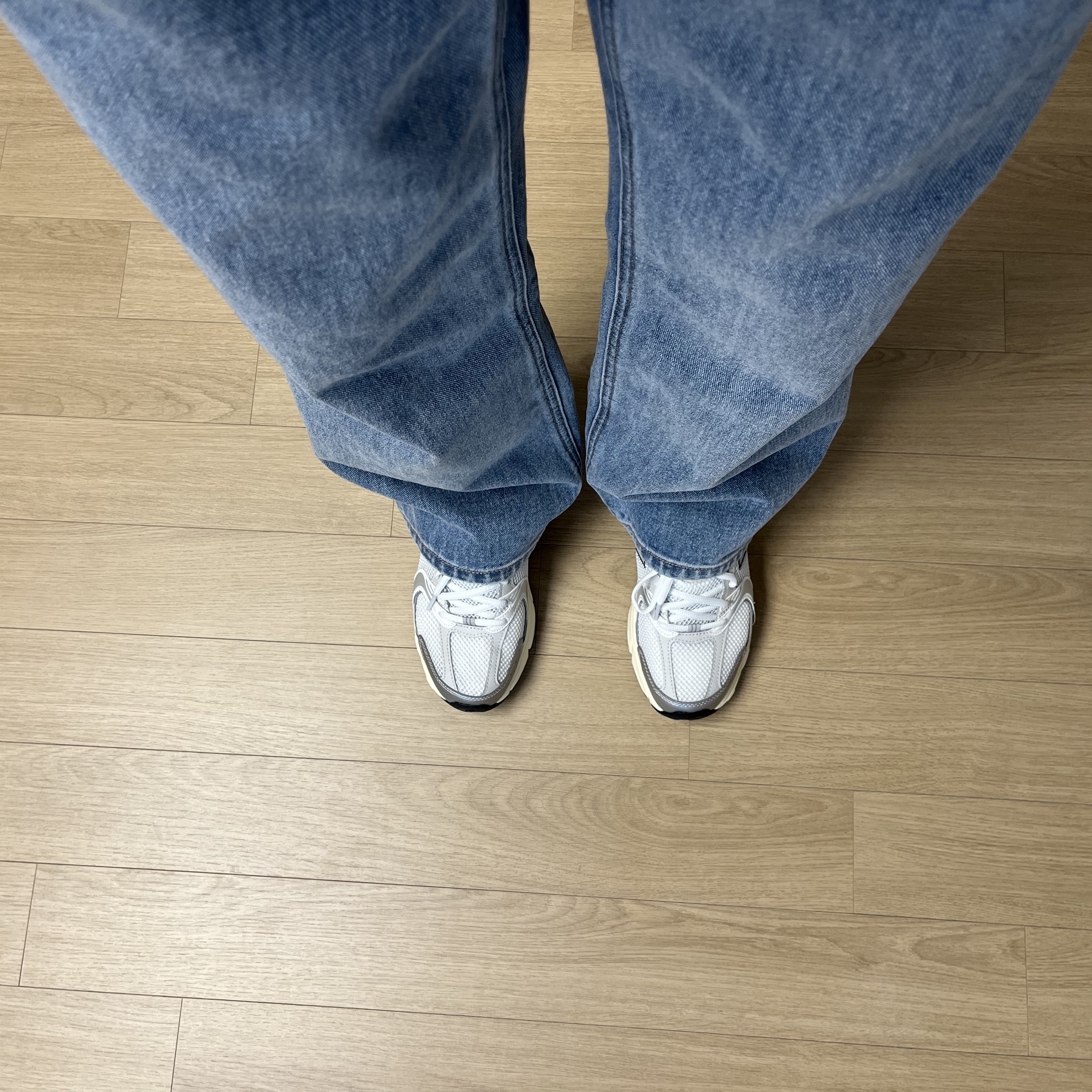 New Balance 530 Silver Cream 착용 스타일