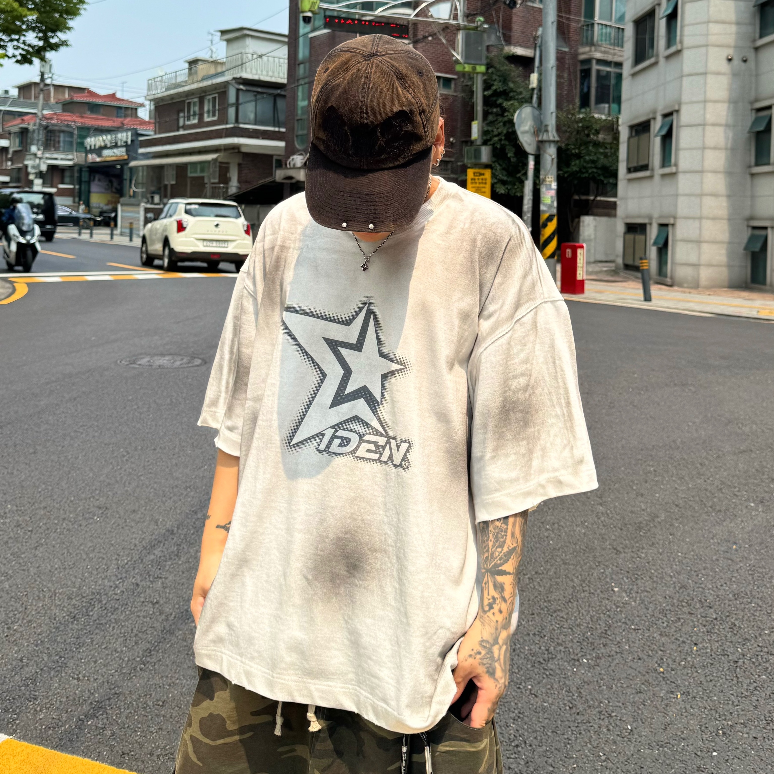 Balenciaga 3XL Sneakers Light Beige 착용 스타일 - 5