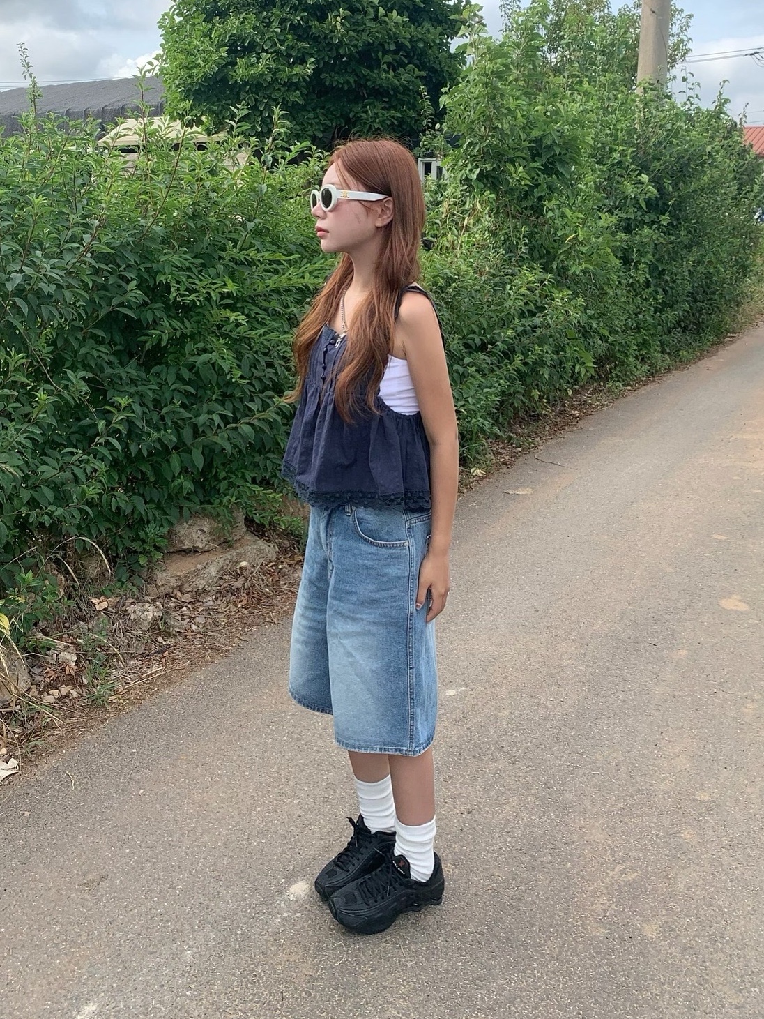 (W) Celine Triomphe 01 Sunglasses in Acetate White, (W) Nike Shox R4 Black 착용 스타일 - 1
