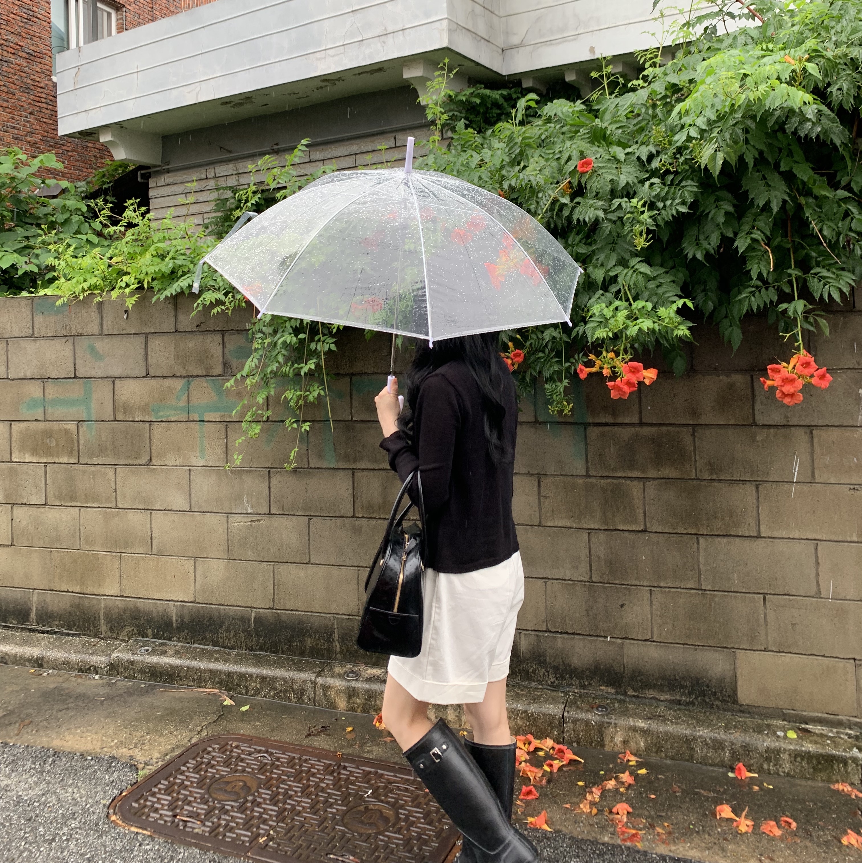 (W) Hunter Original Tall Rain Boots Black 착용 스타일