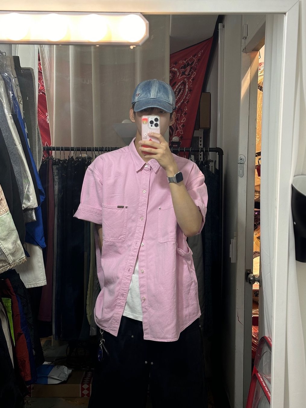 Supreme Seersucker S Logo 6-Panel Black - 24SS, Supreme Loose Fit S/S Denim Painter Shirt Washed Blue - 24SS 착용 스타일 - 3