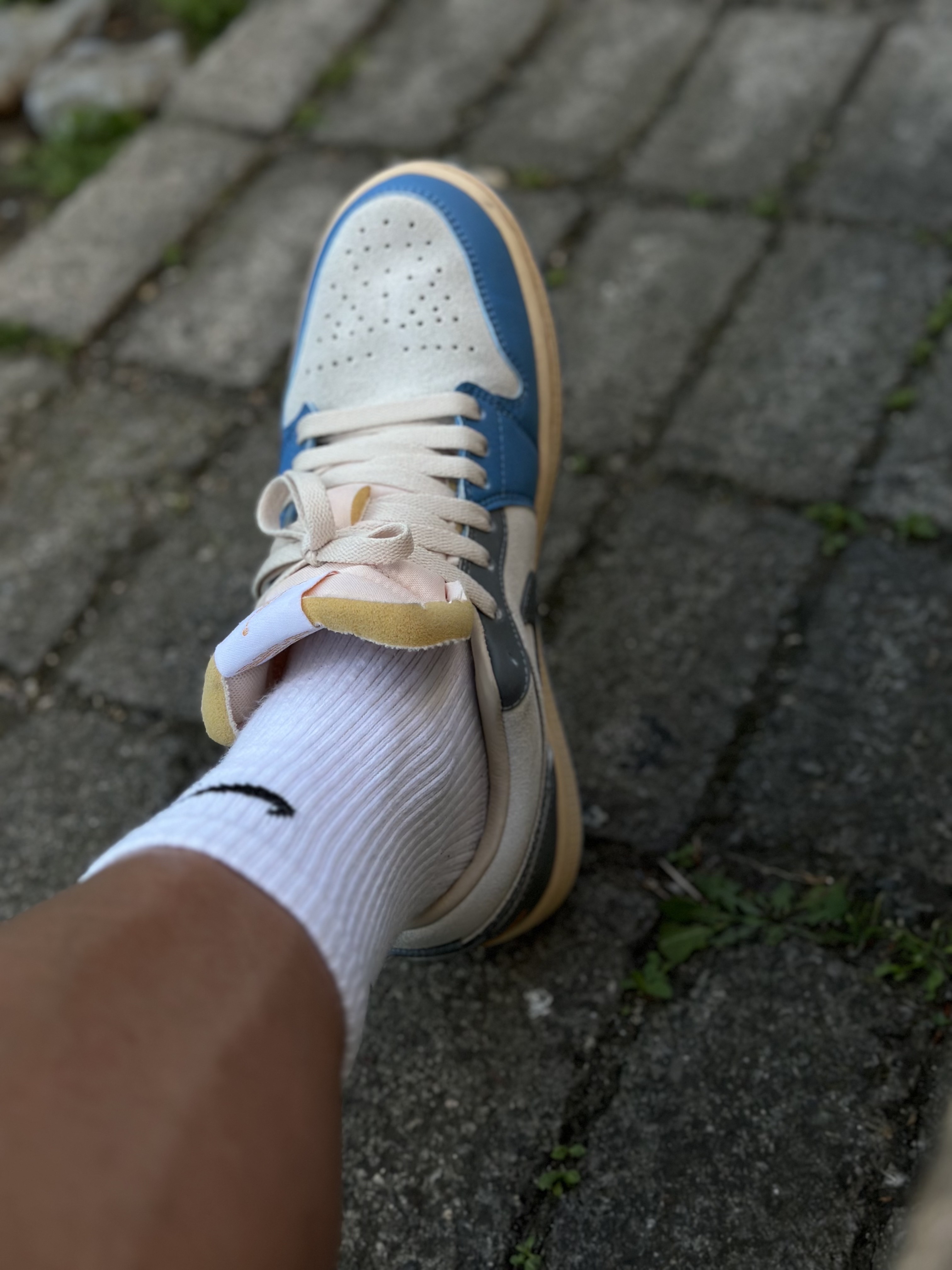 Jordan 1 Low SE Tokyo 96 착용 스타일