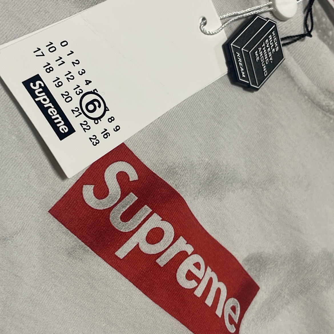 Supreme x MM6 Maison Margiela Box Logo T-Shirt White - 24SS 착용 스타일