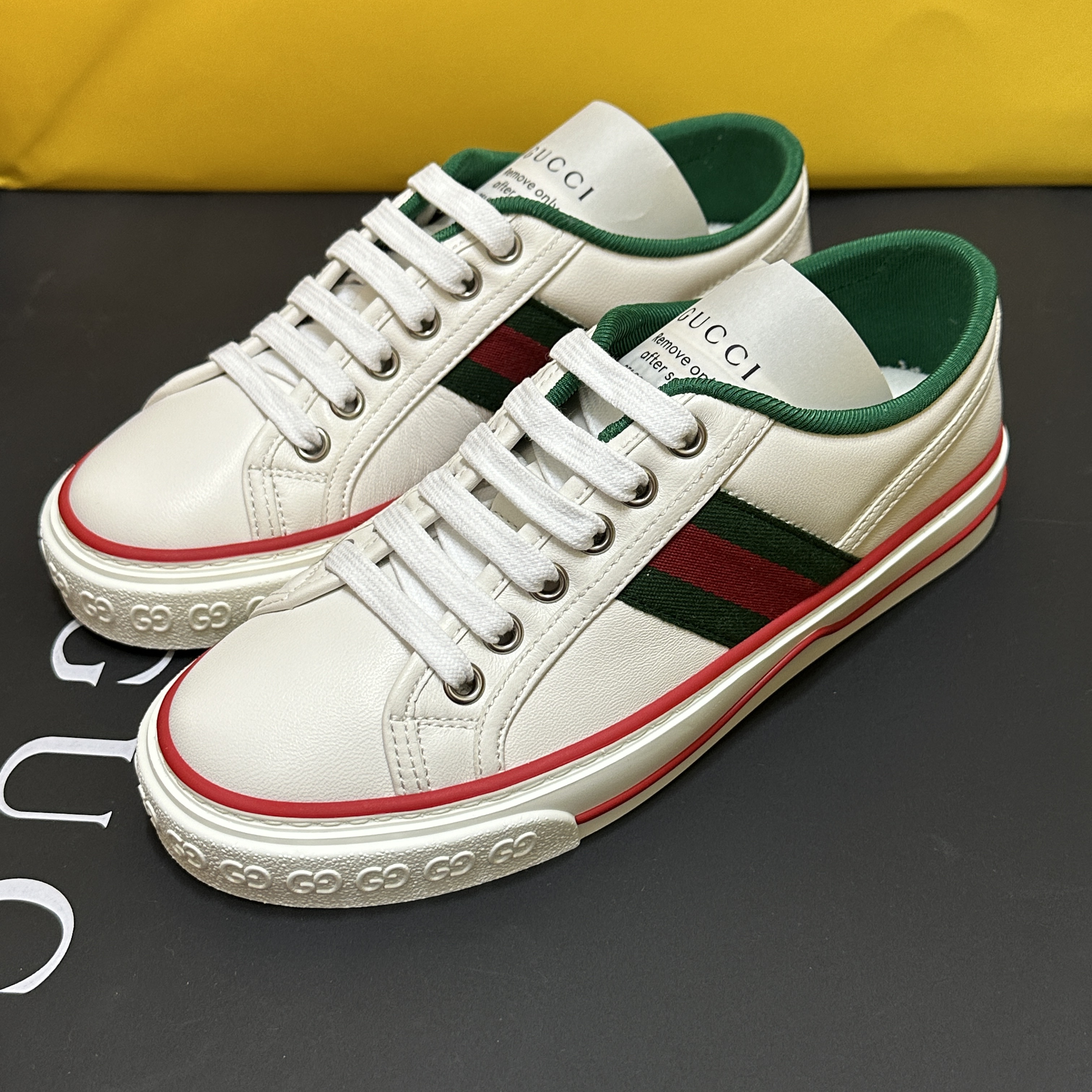 (W) Gucci Tennis 1977 Sneakers White 착용 스타일