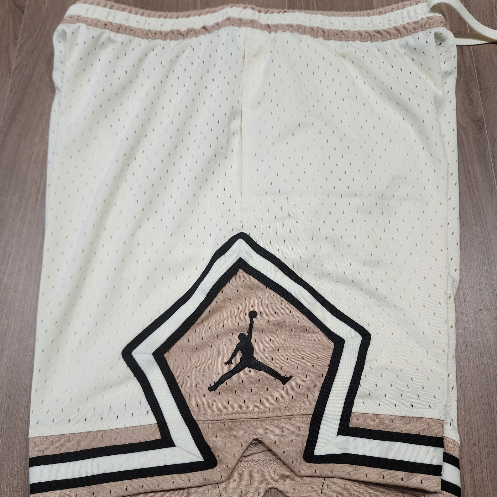 Jordan Dri-Fit Sport Diamond Shorts Coconut Milk - Asia 착용 스타일 - 2