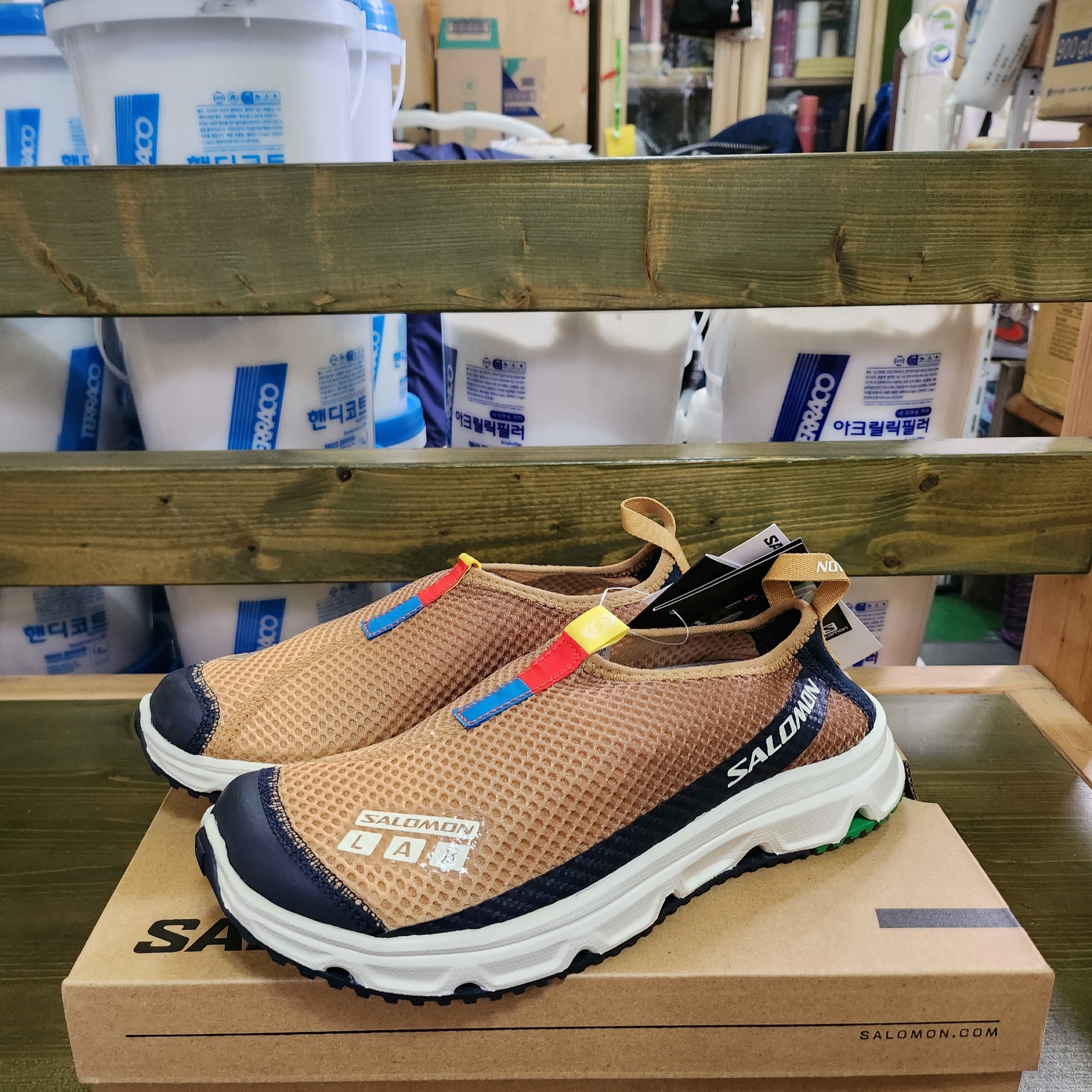 Salomon RX Moc 3.0 Rubber Taffy 착용 스타일 - 2