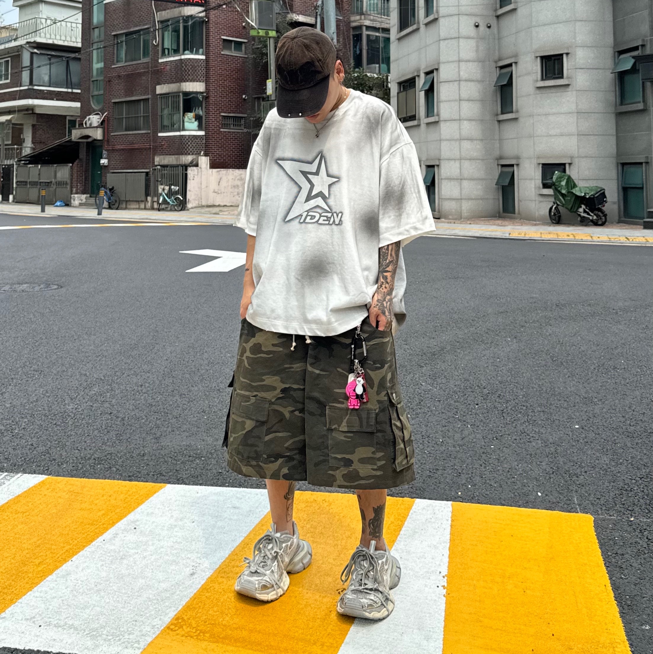 Balenciaga 3XL Sneakers Light Beige 착용 스타일 - 4