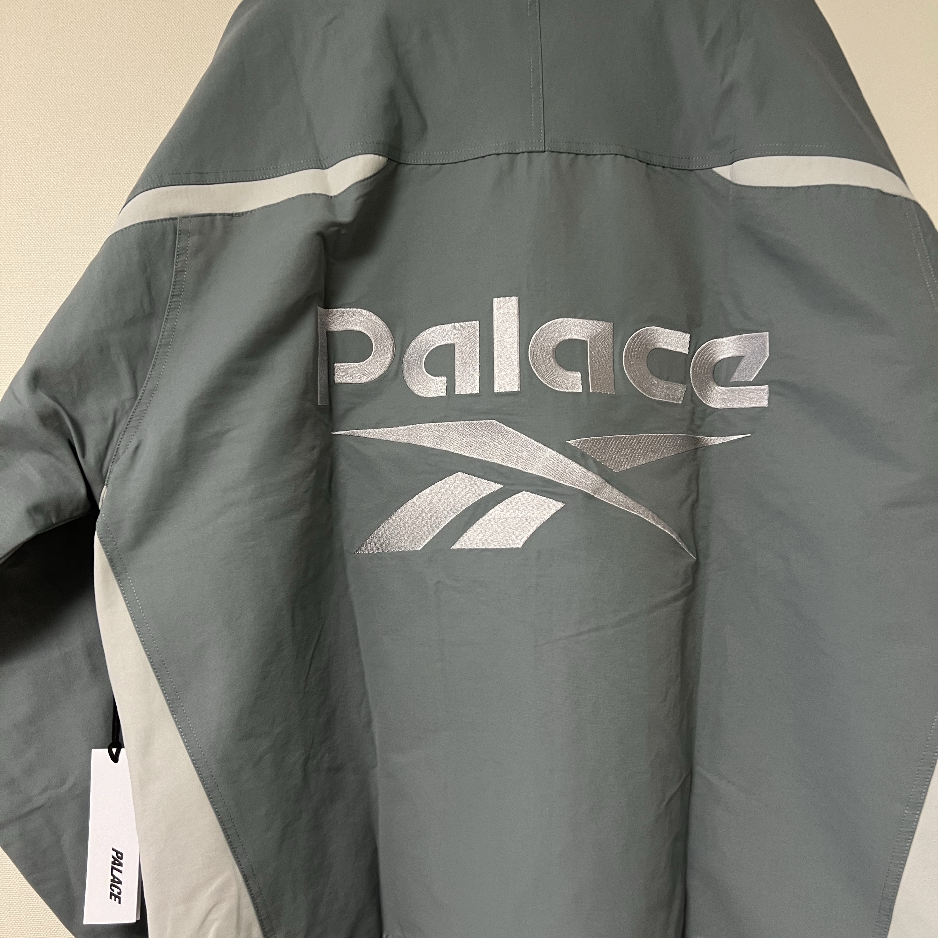 Palace x Reebok Tracksuit Grey - 24SS 착용 스타일 - 1