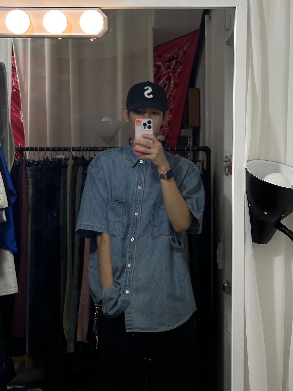 Supreme Seersucker S Logo 6-Panel Black - 24SS, Supreme Loose Fit S/S Denim Painter Shirt Washed Blue - 24SS 착용 스타일 - 2