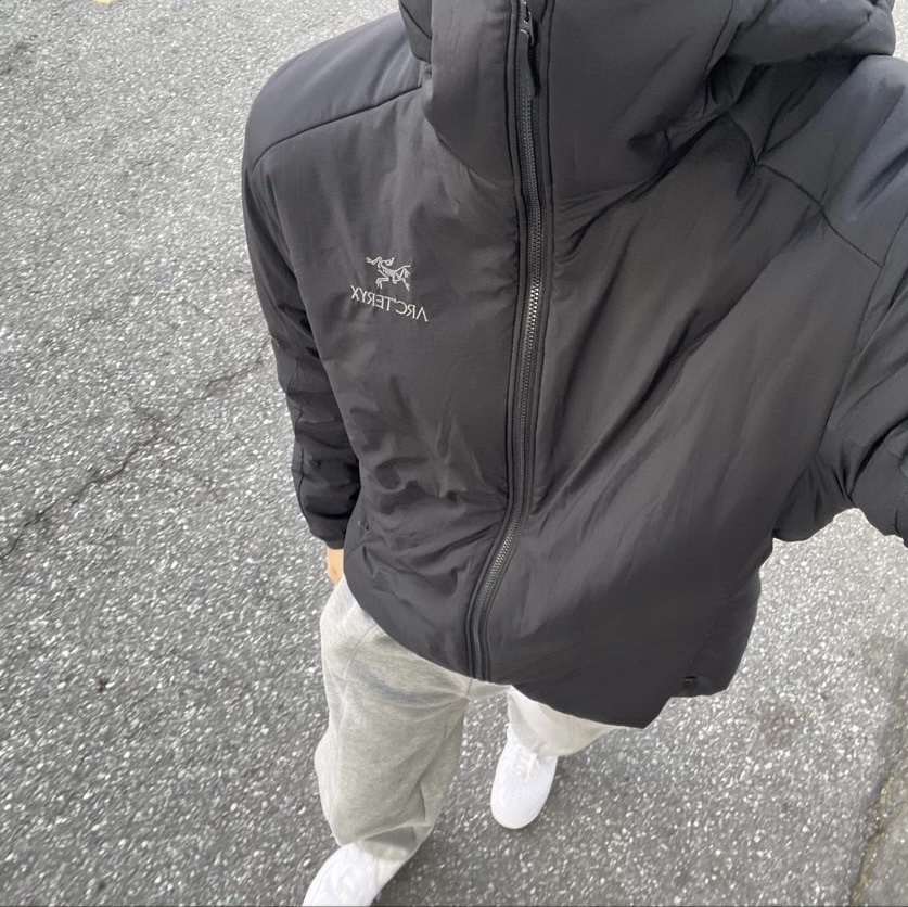 Arc'teryx Atom AR Jacket Black 착용 스타일