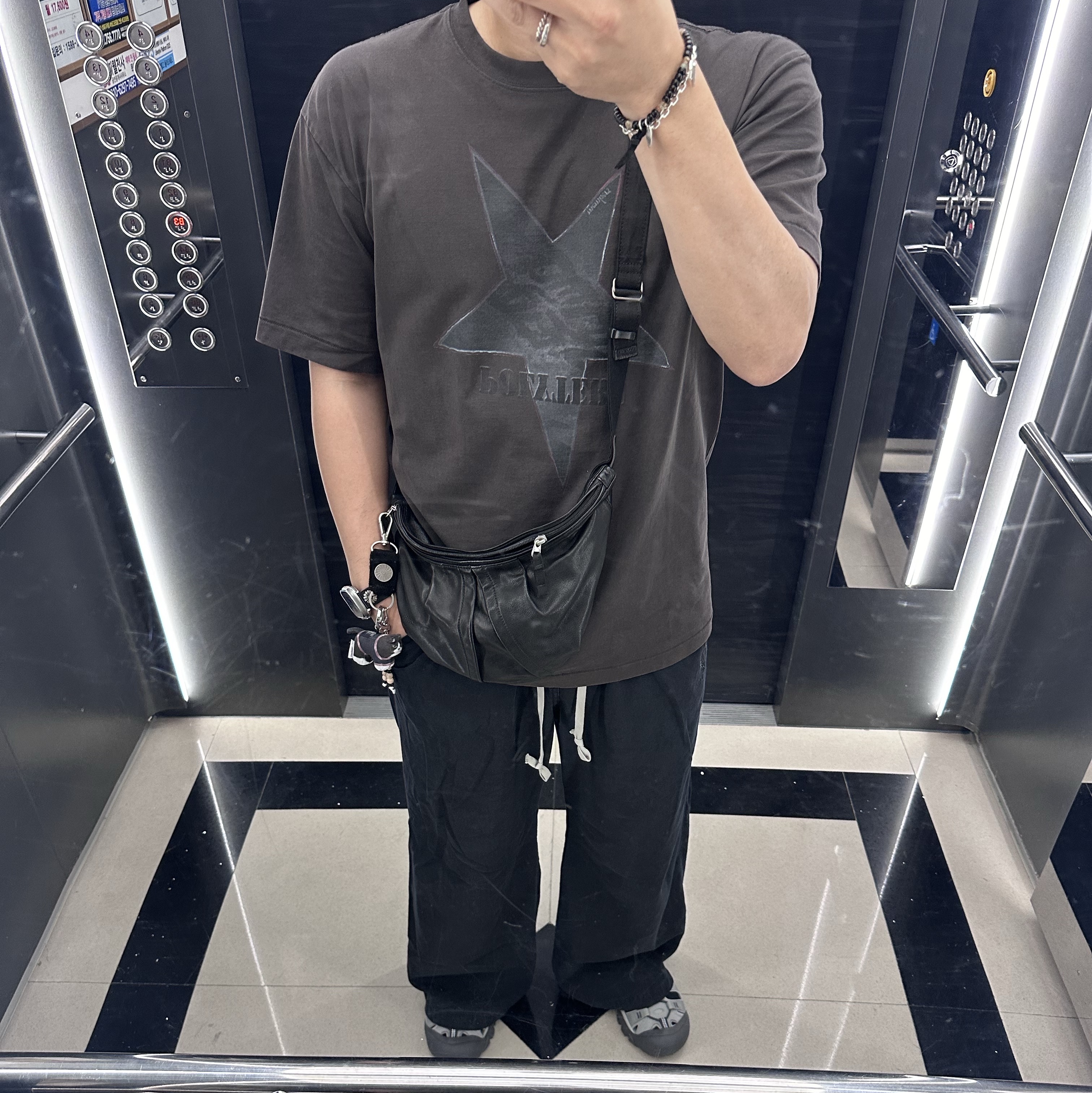 Polyteru Human Index Human Pajama Pants Ink Black, Polyteru Calf Bag Black Lambskin 착용 스타일
