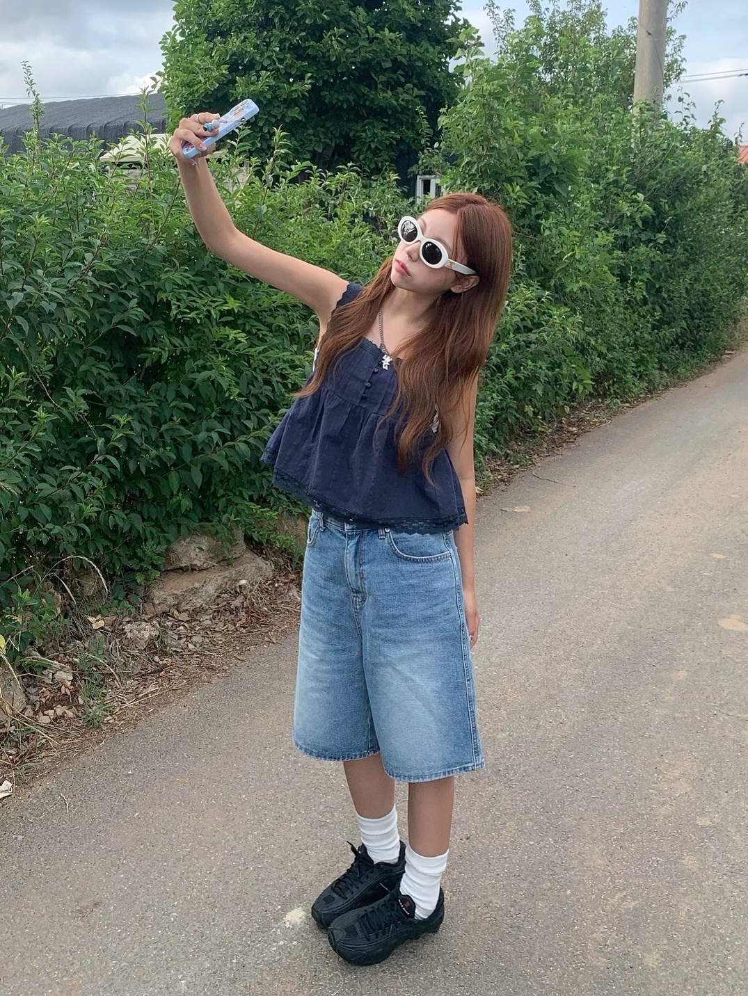 (W) Celine Triomphe 01 Sunglasses in Acetate White, Heaven by Marc Jacobs Friendship Necklace Set Silver Ox (Set of 2) 착용 스타일 - 2