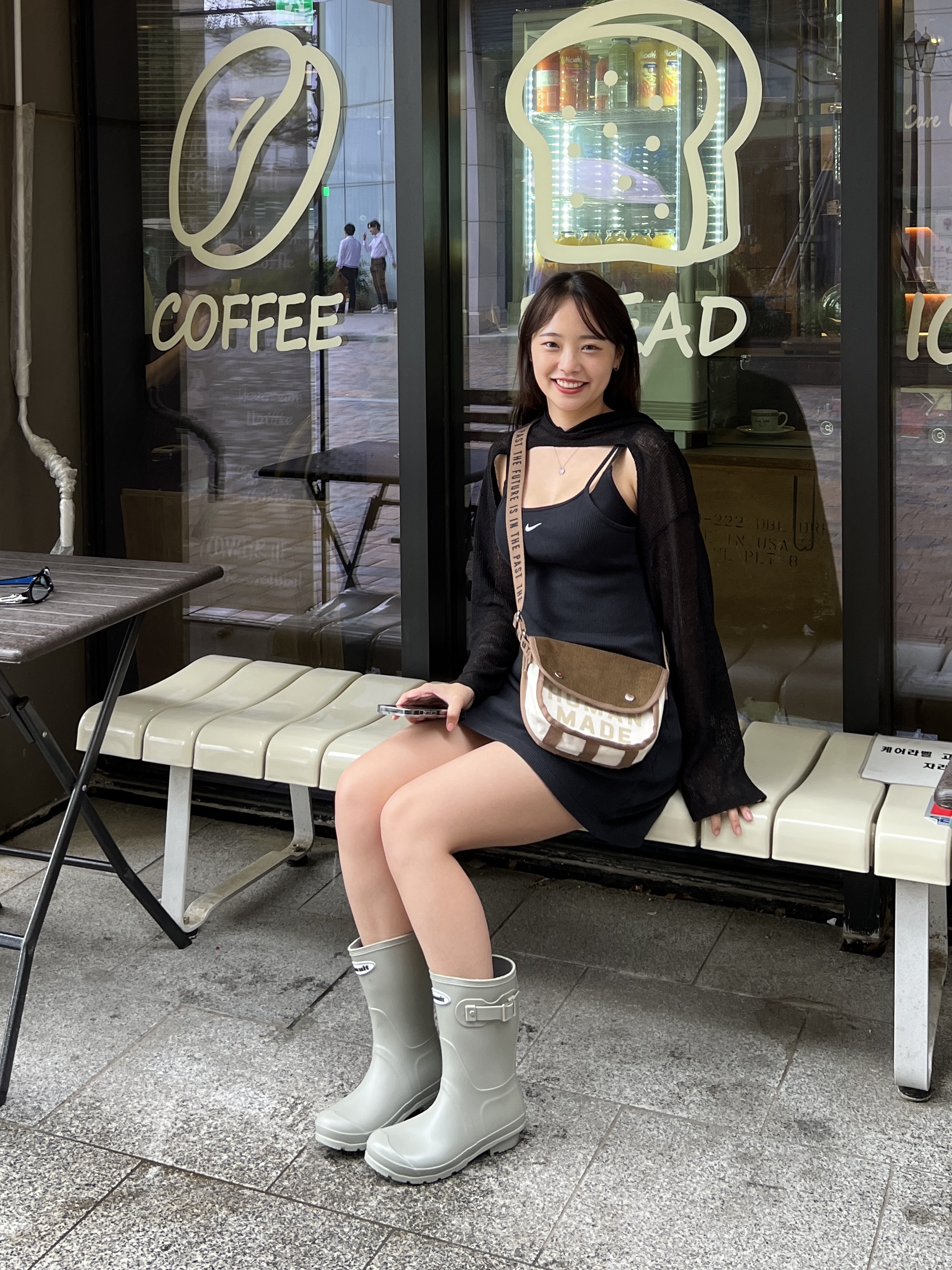 Gentle Monster Paradoxx 01 Black, Human Made Shoulder Bag Brown 착용 스타일 - 3
