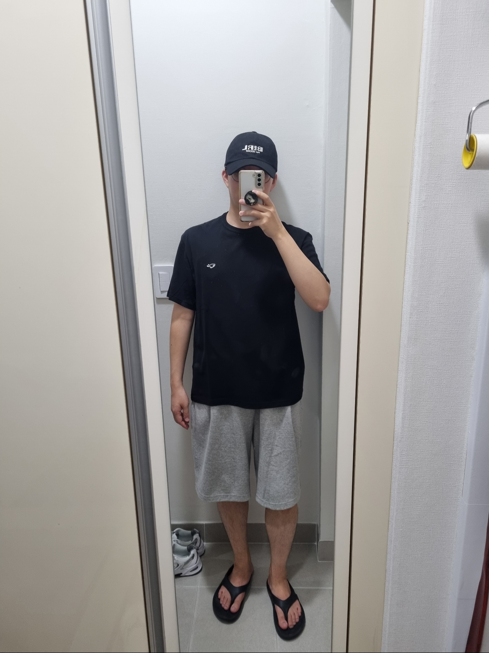 Oofos OOriginal Black 착용 스타일