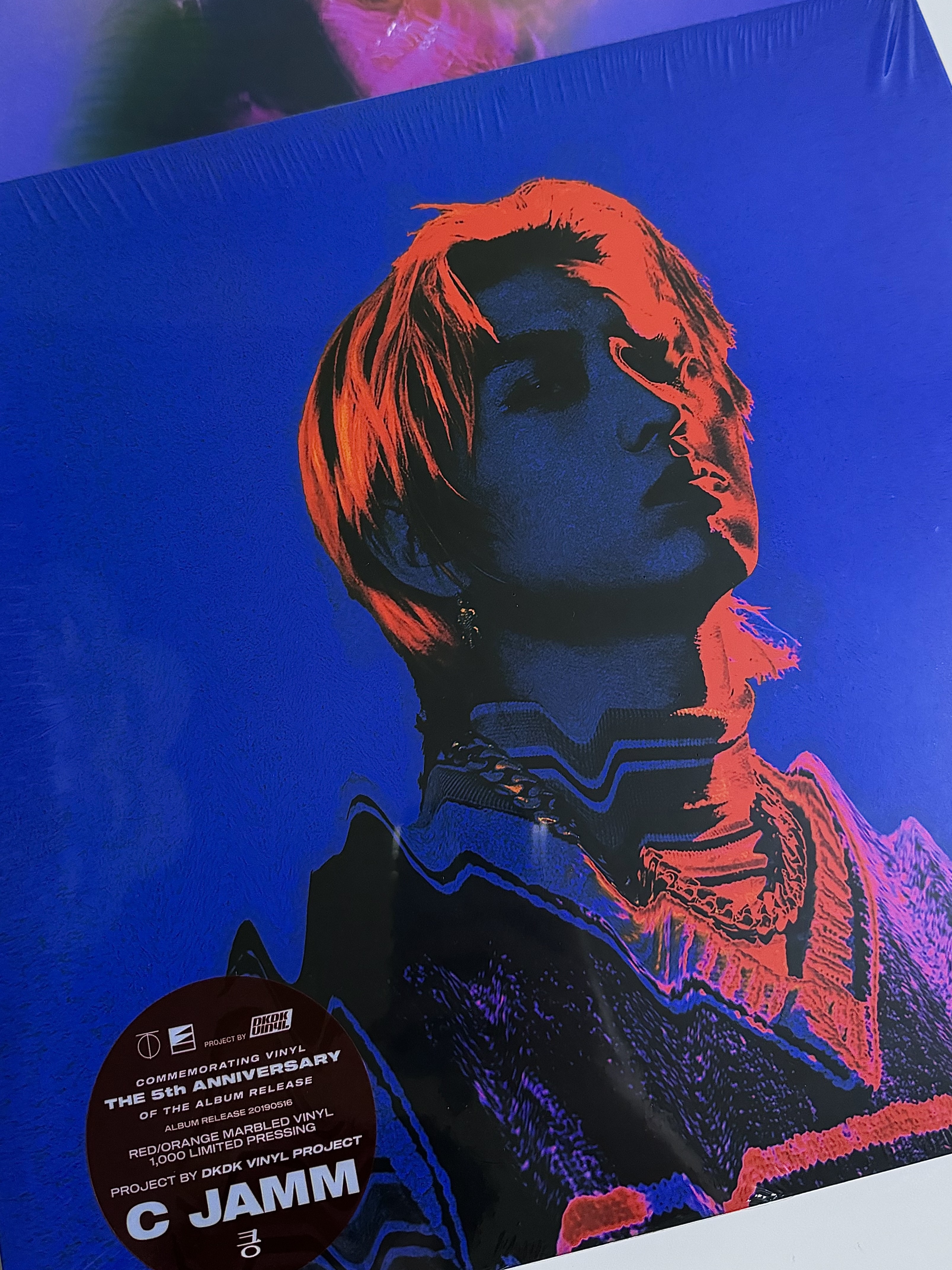 C JAMM 1st Mini Album Keung LP Black, C JAMM 1st Mini Album Keung LP Limited Edition Orange Red Marbled 착용 스타일 - 1
