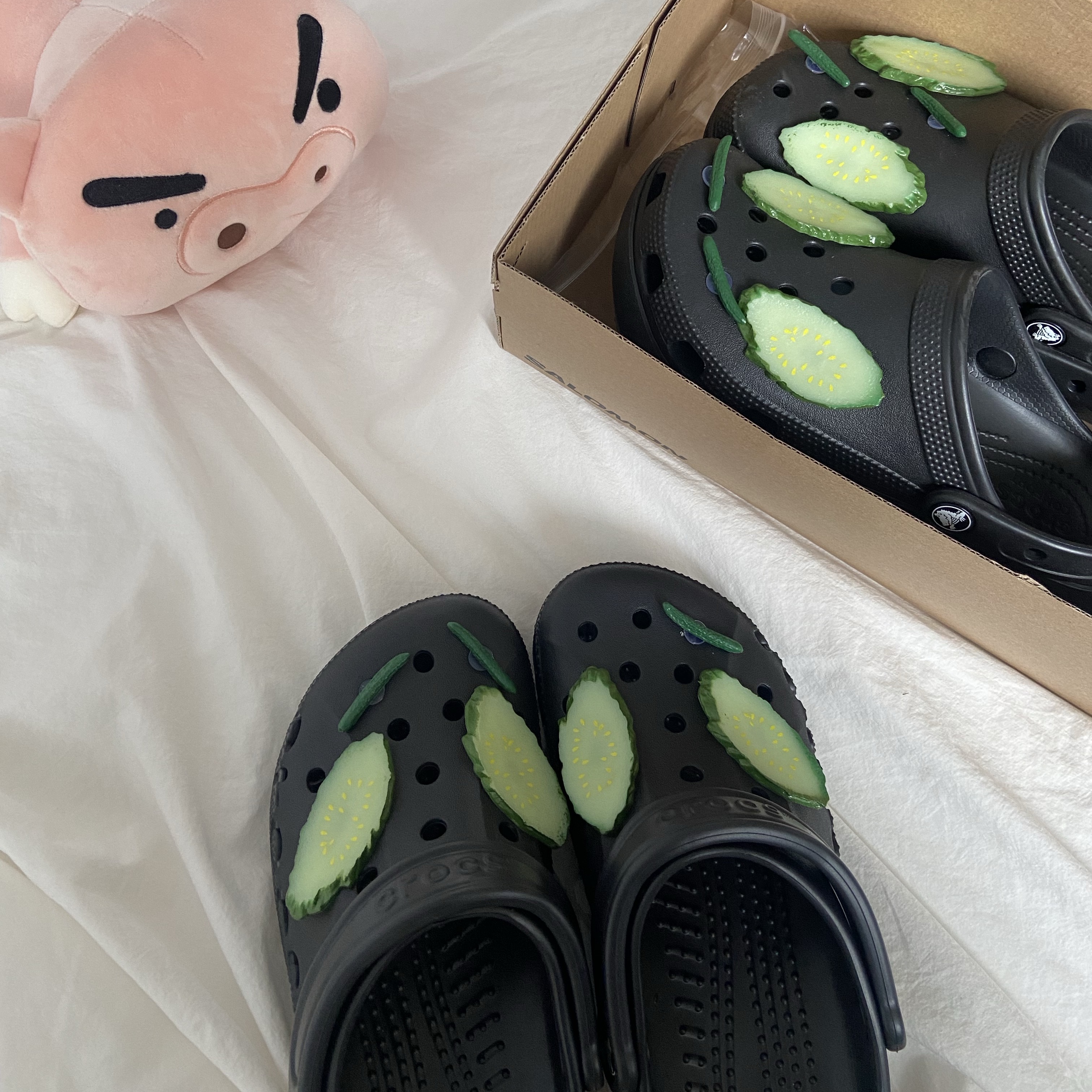 (W) Crocs Classic Platform Clog Black 착용 스타일 - 2