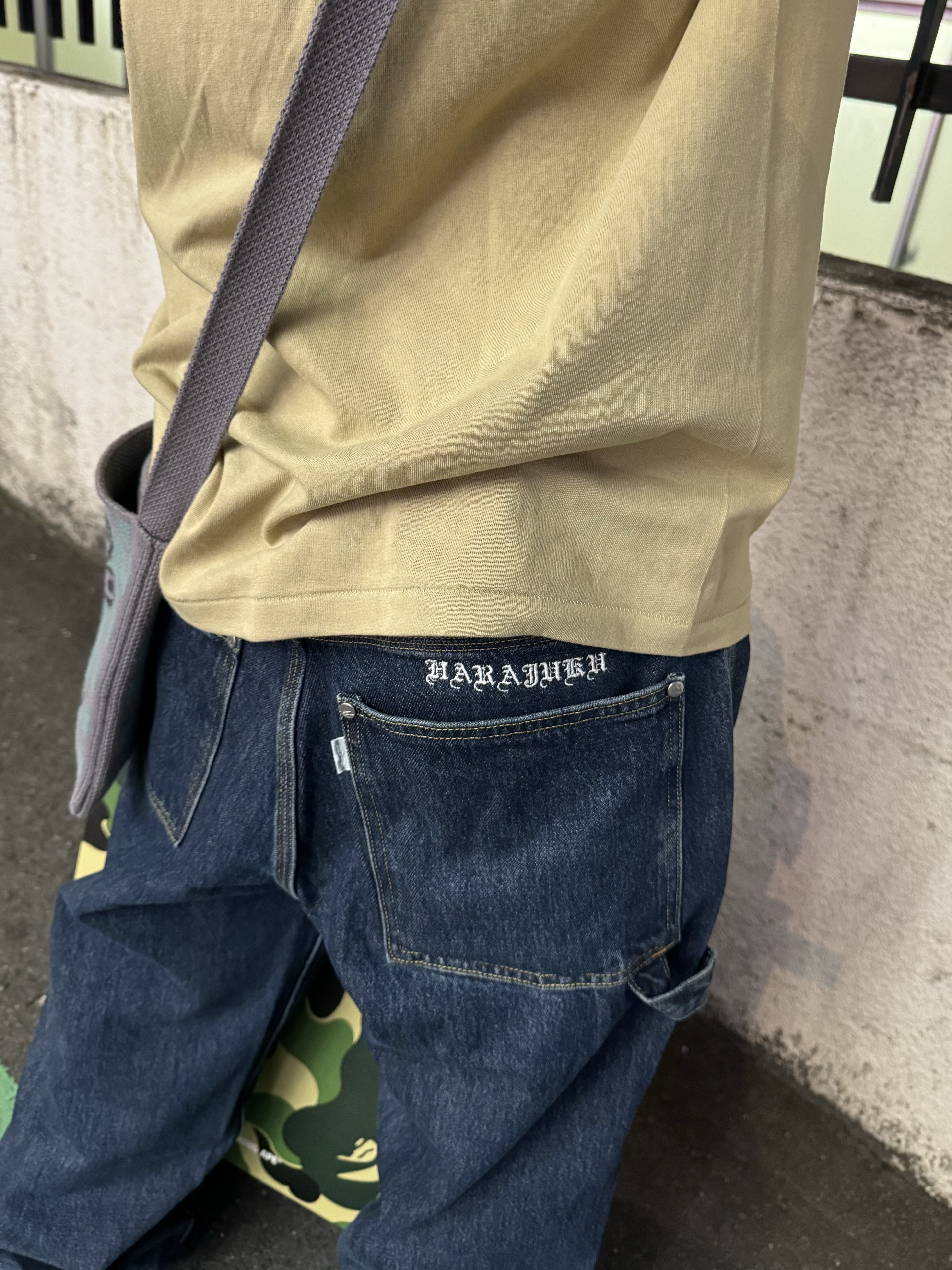 Thisisneverthat x Grateful Dead Lightning Bear Knit Mini Bag Lavender, Oakley Factory Team x Brain Dead Chop Saw Mocha 착용 스타일 - 4