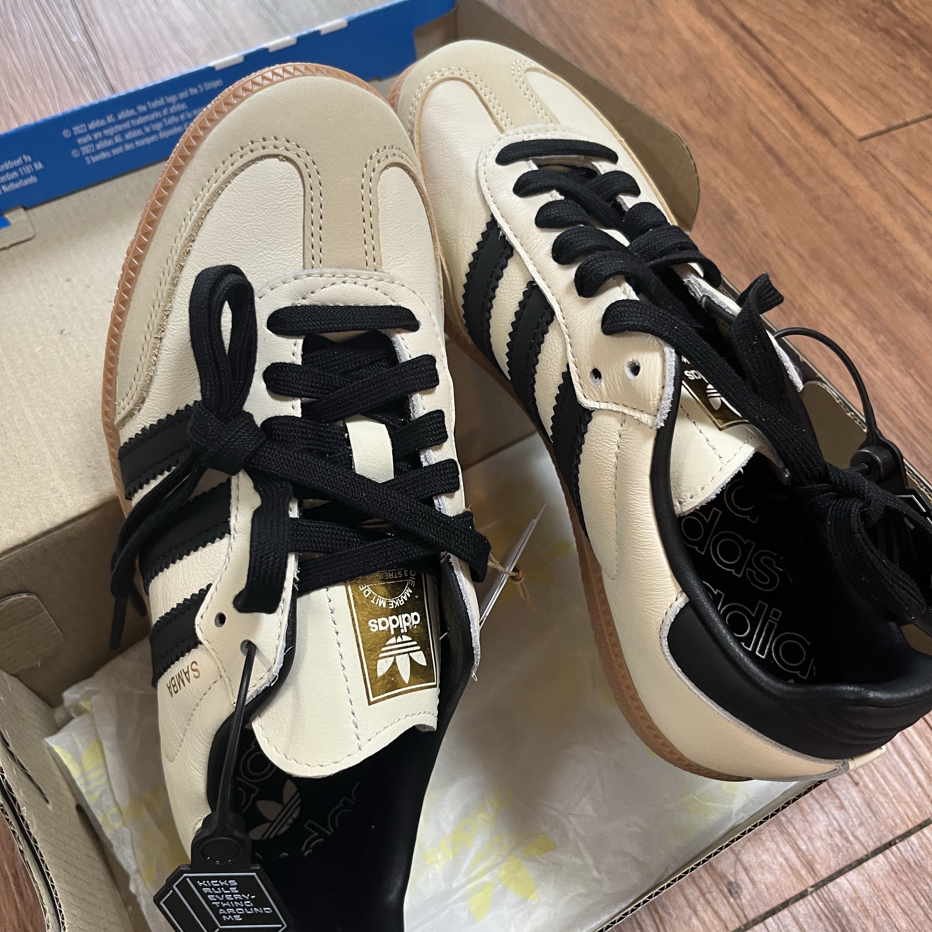 (W) Adidas Samba OG Cream White Core Black 착용 스타일 - 1