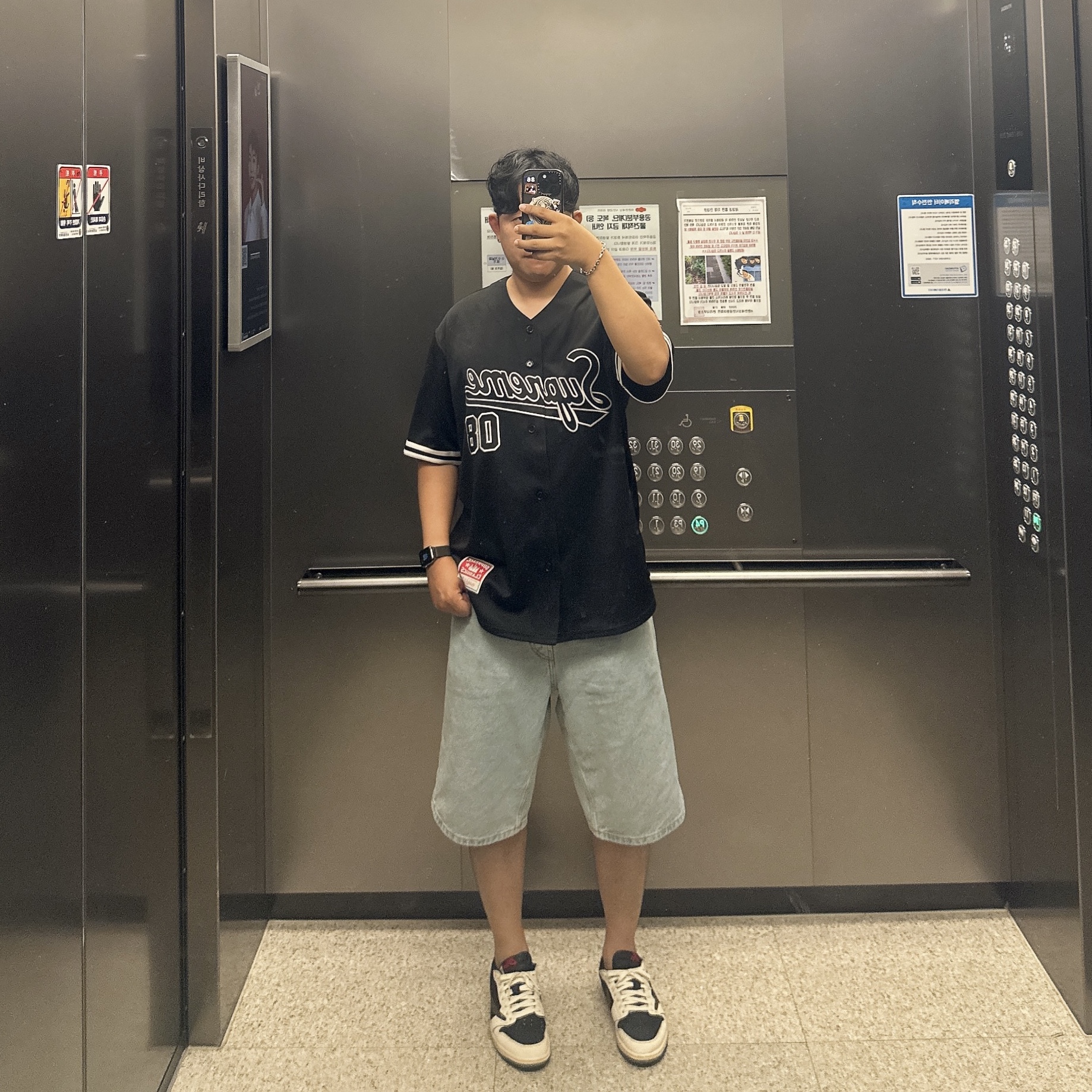 Supreme Mitchell & Ness Downtown Hell Baseball Jersey Black - 23FW, Supreme Baggy Denim Short Washed Indigo - 24SS 착용 스타일