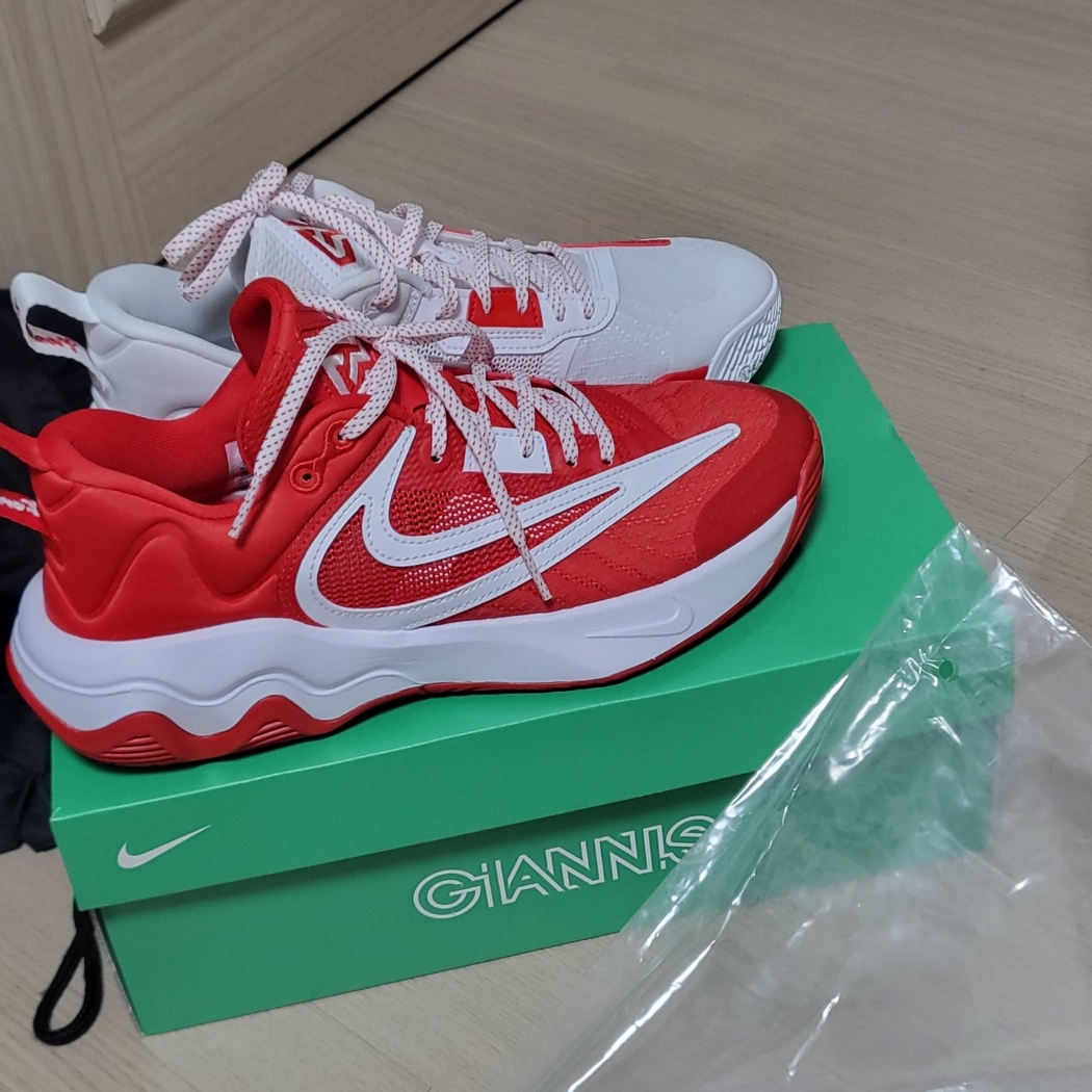 Nike Giannis Immortality 3 ASW EP University Red White 착용 스타일