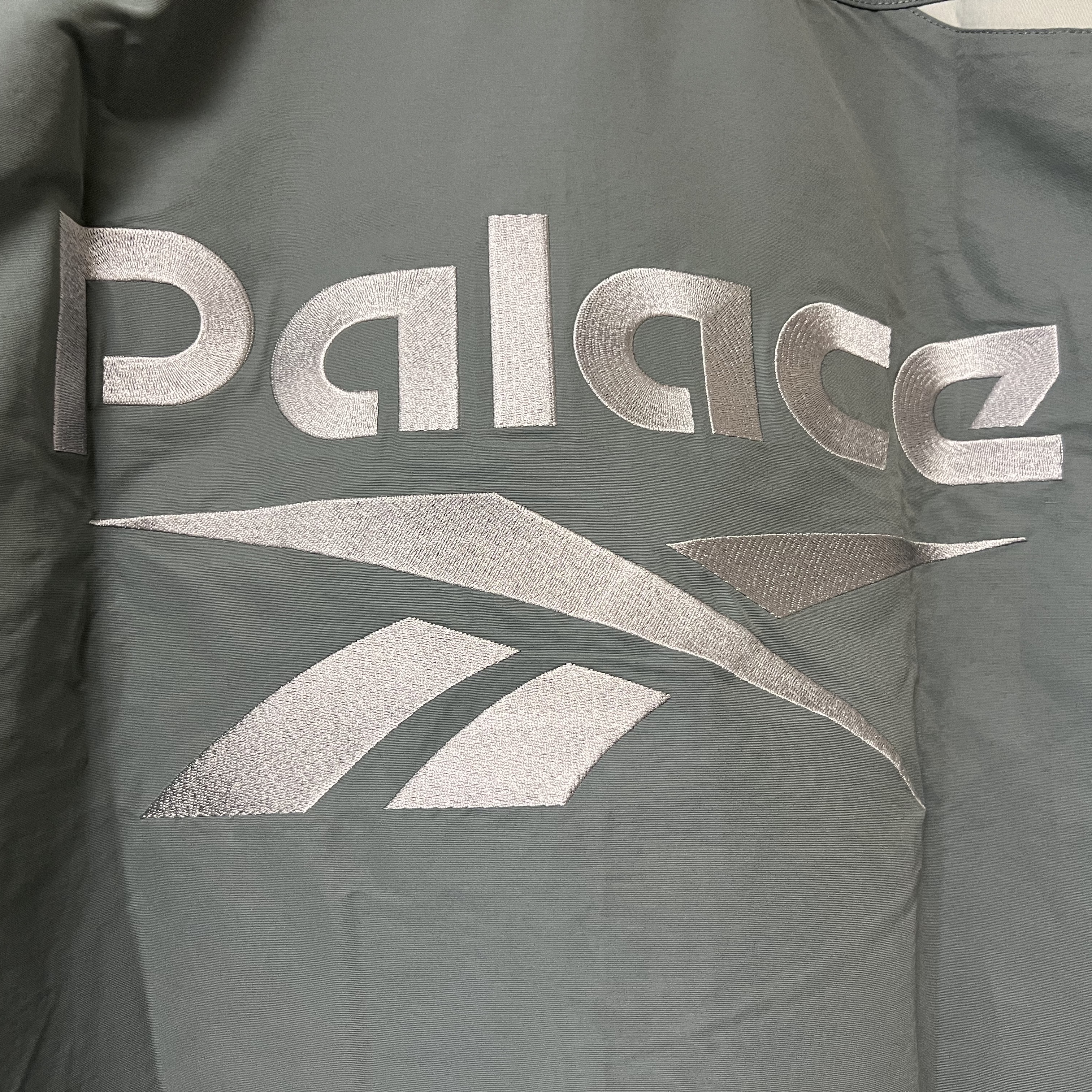 Palace x Reebok Tracksuit Grey - 24SS 착용 스타일 - 3