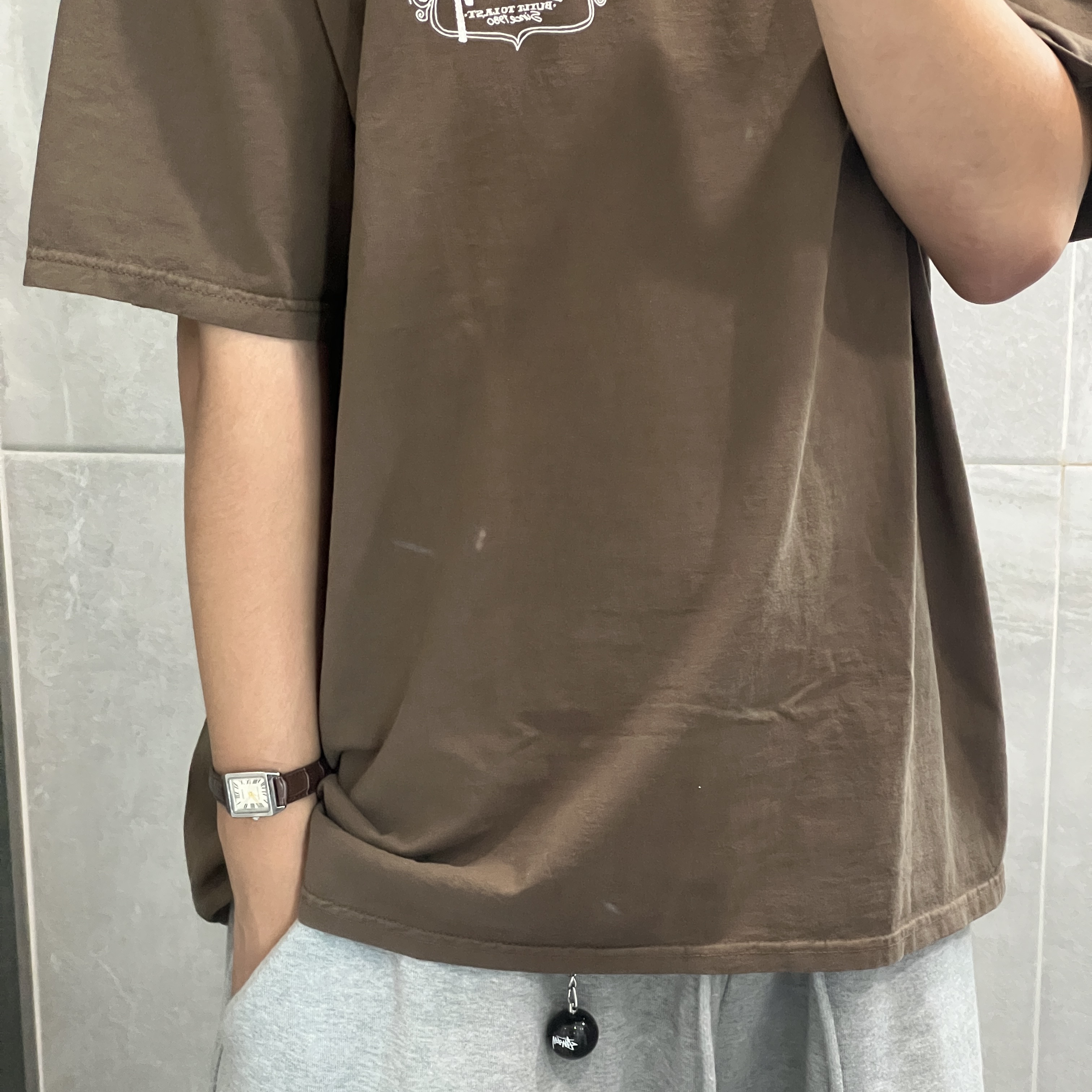 Casio LTP-V007L-9B, Stussy Built To Last Pigment Dyed T-Shirt Brown 착용 스타일