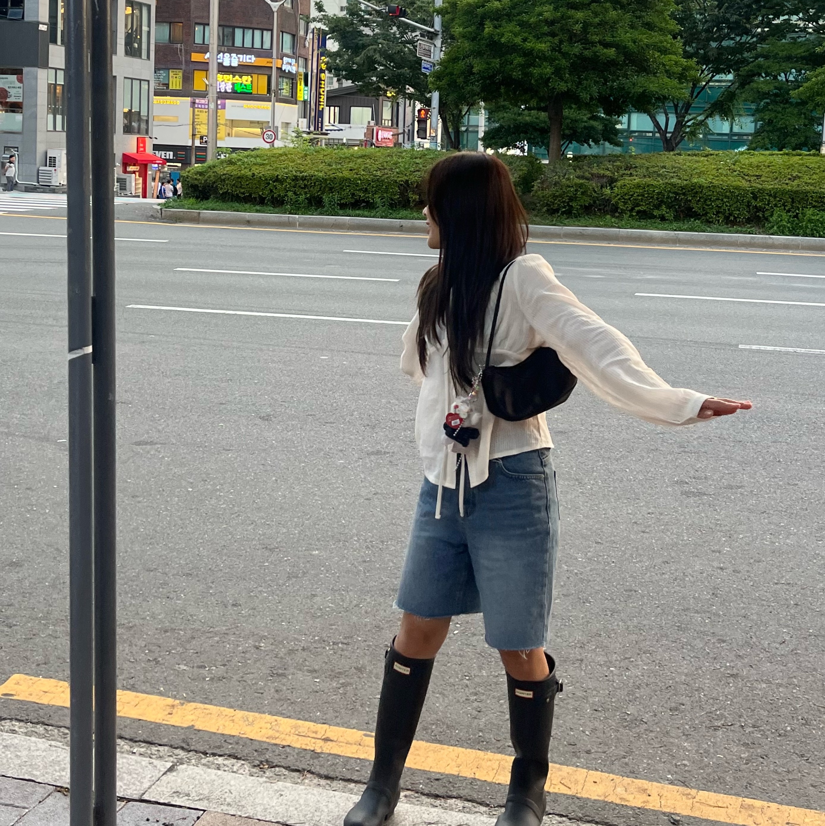 (W) Hunter Original Tall Rain Boots Black 착용 스타일