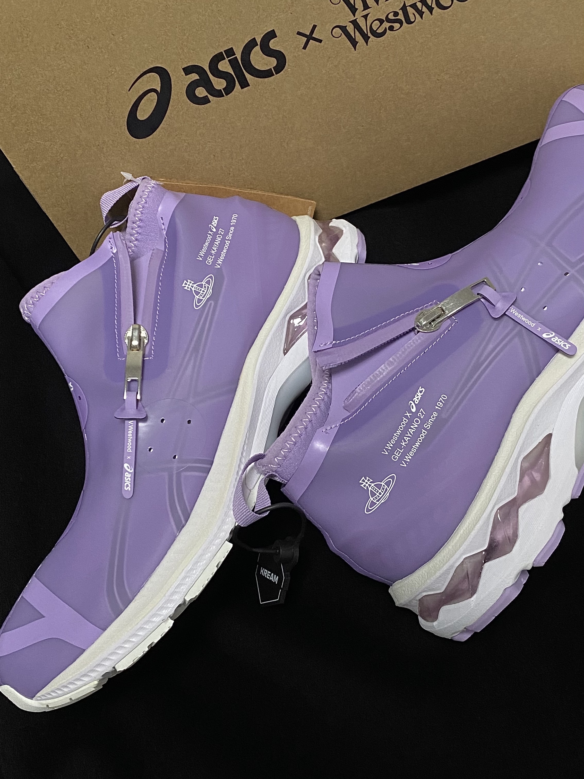 Asics x Vivienne Westwood Gel-Kayano 27 LTX Vapor 착용 스타일
