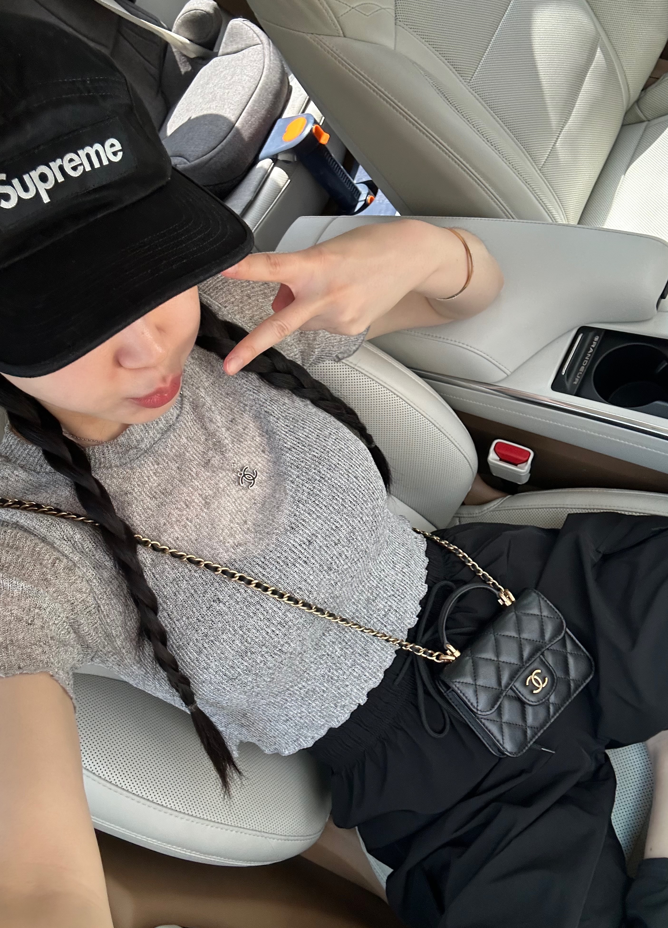 Supreme Washed Chino Twill Camp Cap Black, Chanel Flap Coin Purse with Chain Lambskin & Gold Black 착용 스타일