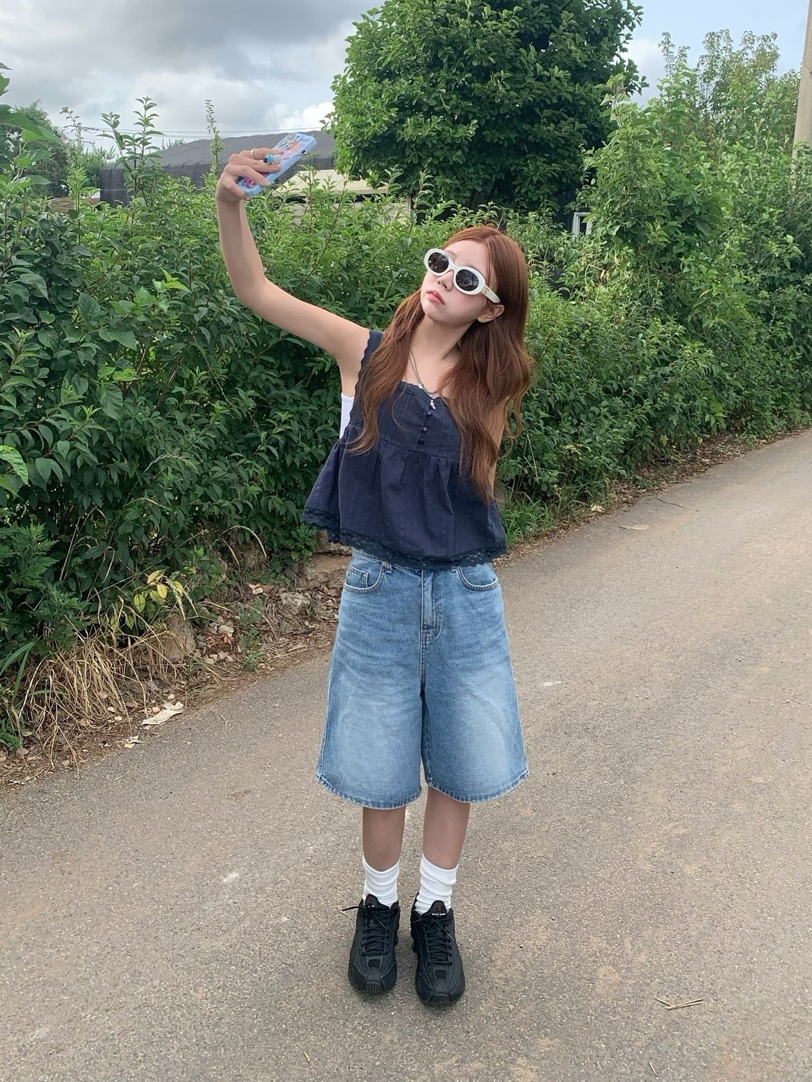 (W) Celine Triomphe 01 Sunglasses in Acetate White, Heaven by Marc Jacobs Friendship Necklace Set Silver Ox (Set of 2) 착용 스타일 - 1