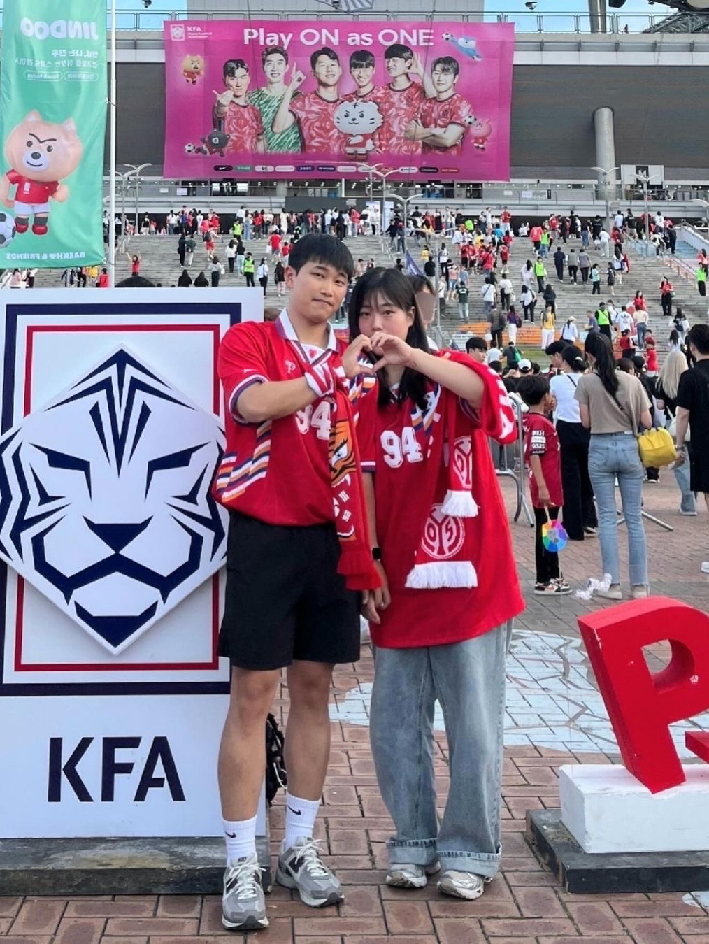 Over The Pitch x Red Devil 1994 Jersey Red, Over The Pitch x Red Devil 1994 Jersey White 착용 스타일