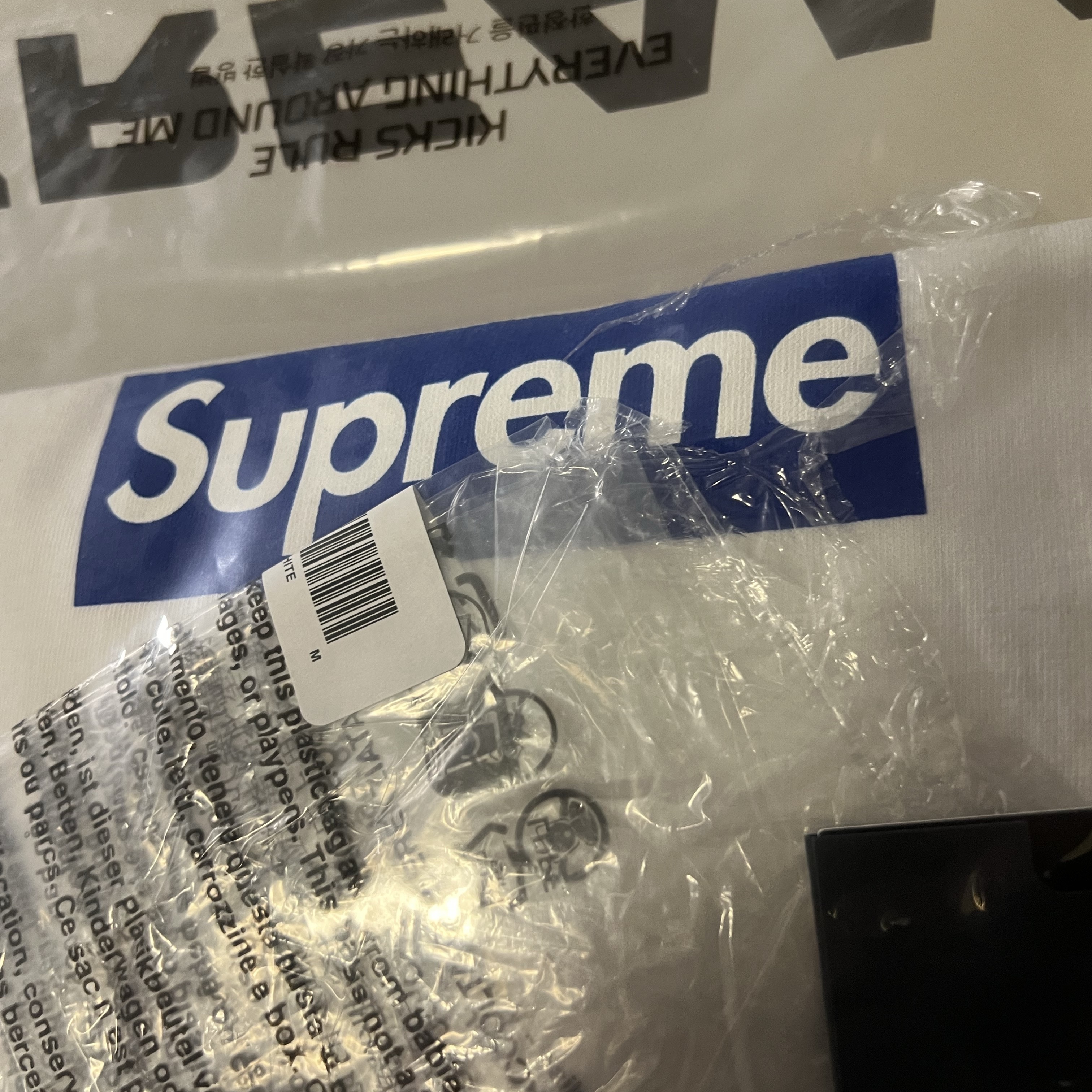 Supreme Seoul Box Logo T-Shirt White - 23FW 착용 스타일