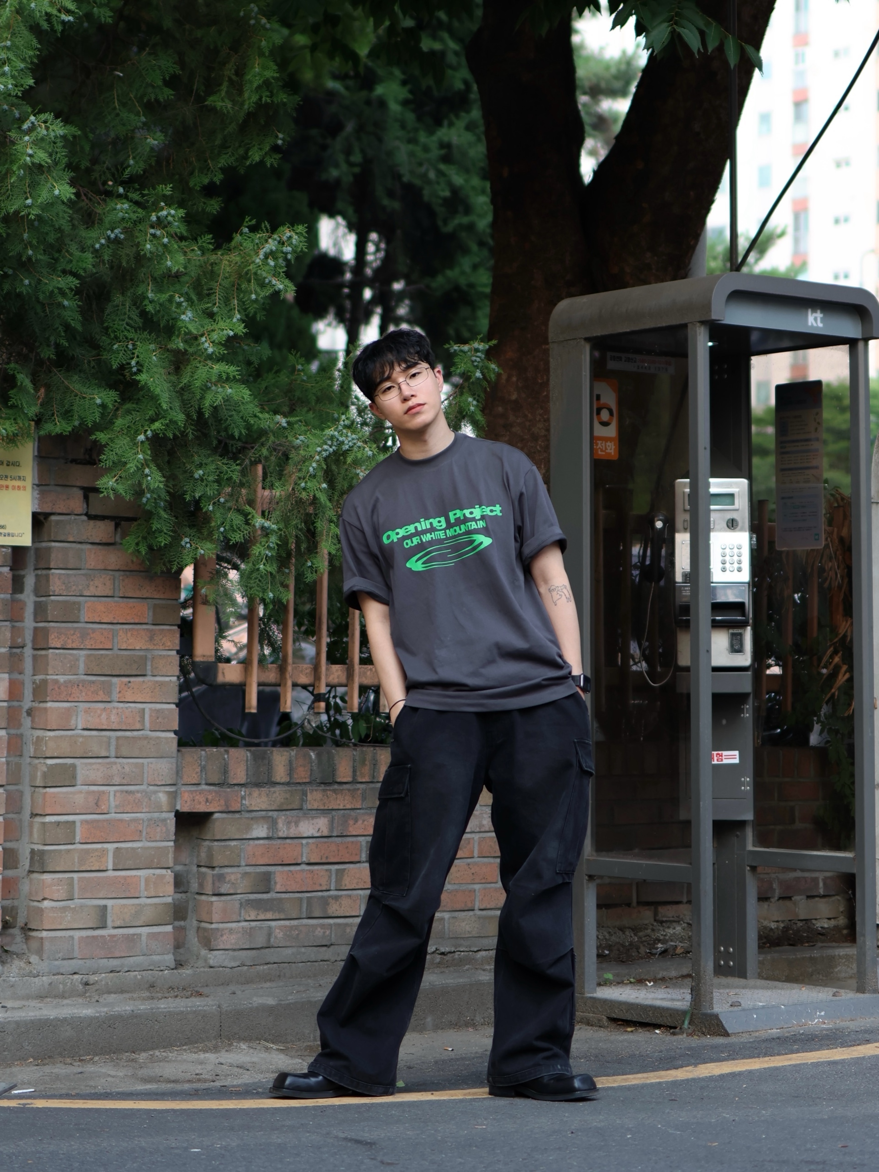 Opening Project Identity T-Shirts Charcoal 착용 스타일 - 9