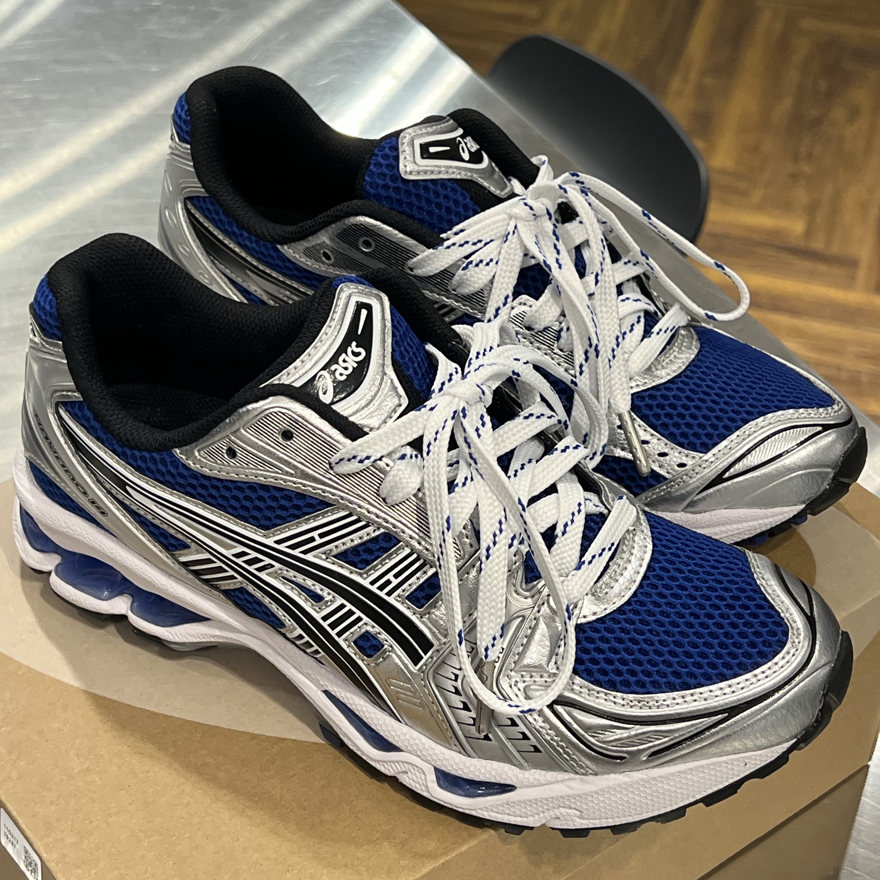 Asics Gel-Kayano 14 Monaco Blue Black 착용 스타일 - 2