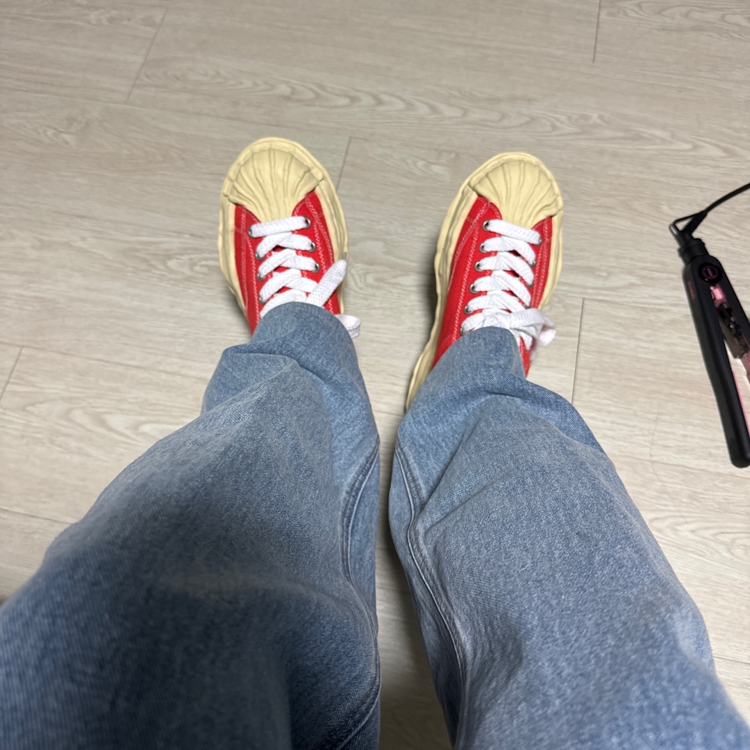 Maison Mihara Yasuhiro Blakey VL OG Sole Canvas Low-top Sneakers Orange 착용 스타일
