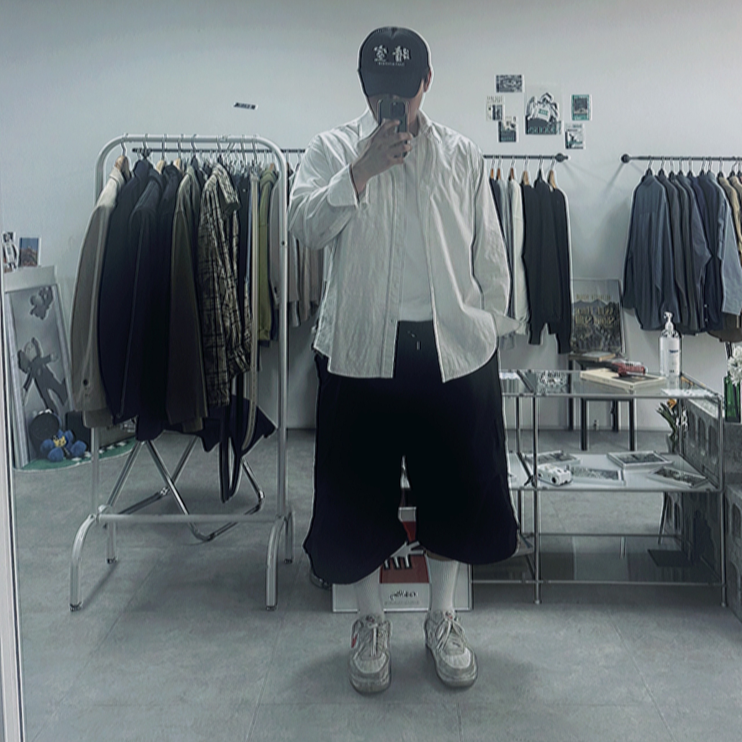 (W) Nike Air Force 1 '07 SE First Use Orange Sail, Darkr8m Studio Mesh Trucker Cap Black 착용 스타일