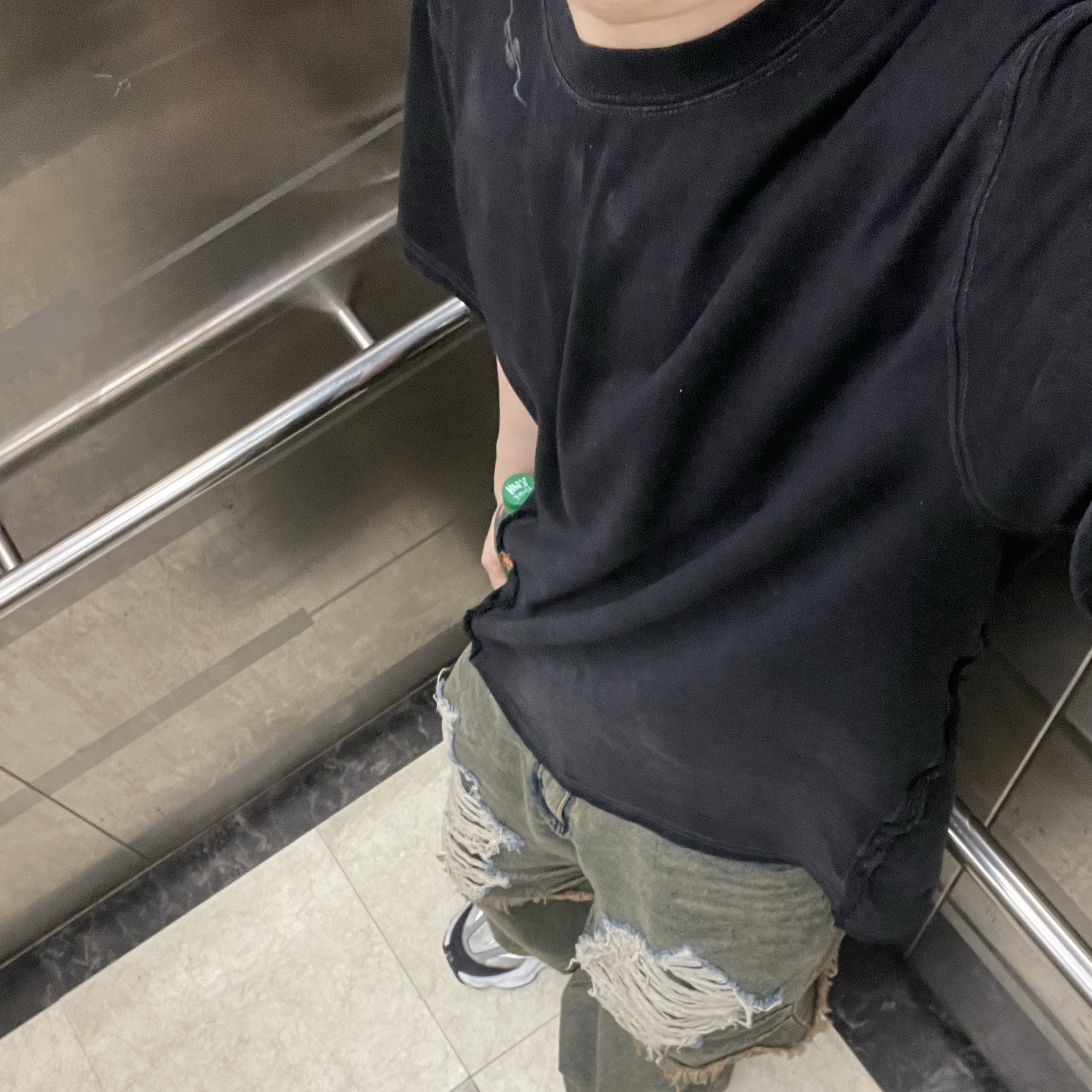 BLR Destroyed Gradation Bleached Short Sleeve T-Shirt Black, BLR Destroyed Vintage Double Denim Pants Navy 착용 스타일 - 2