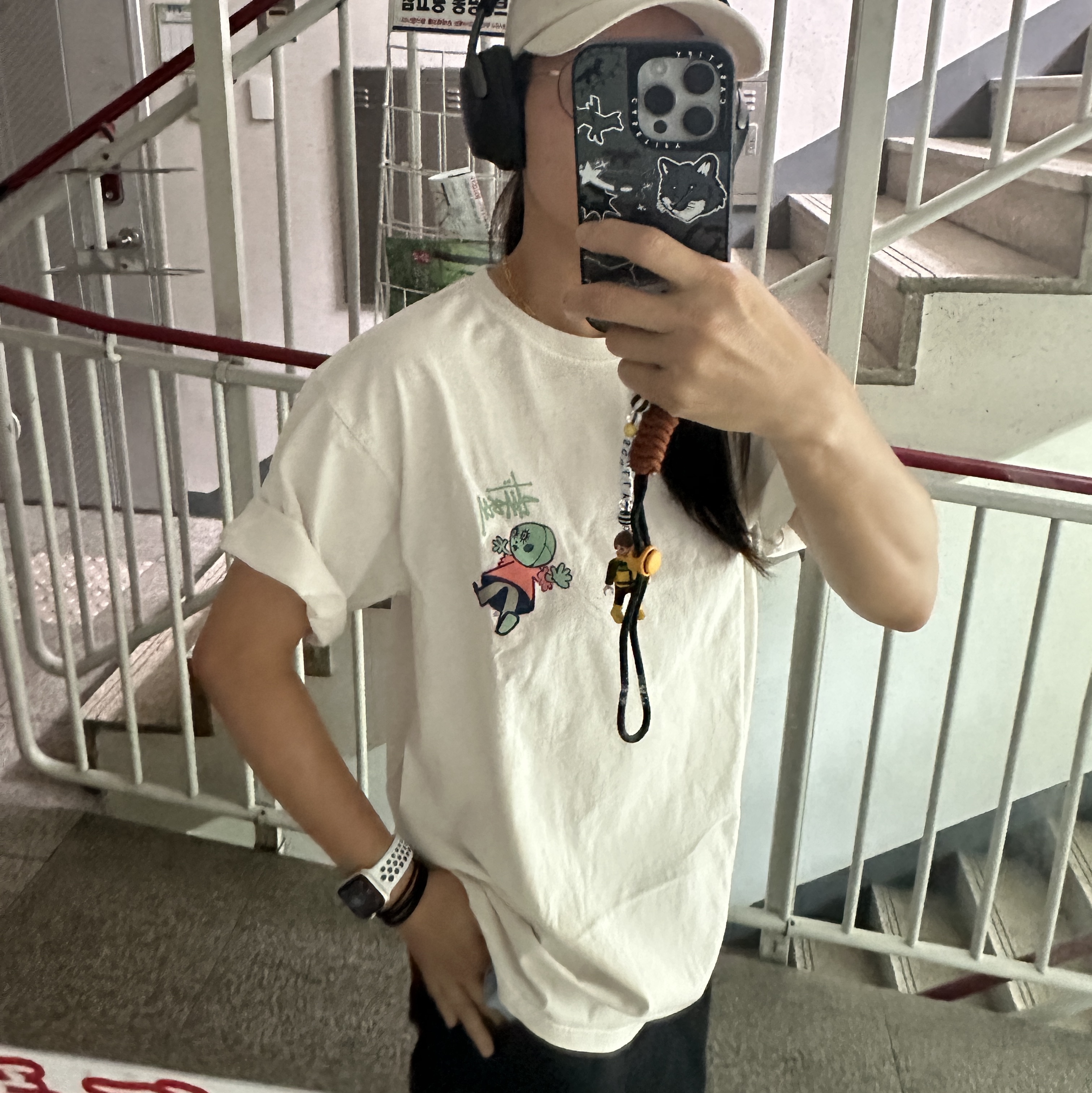 Stussy Dollie Pigment Dyed T-Shirt Natural 착용 스타일