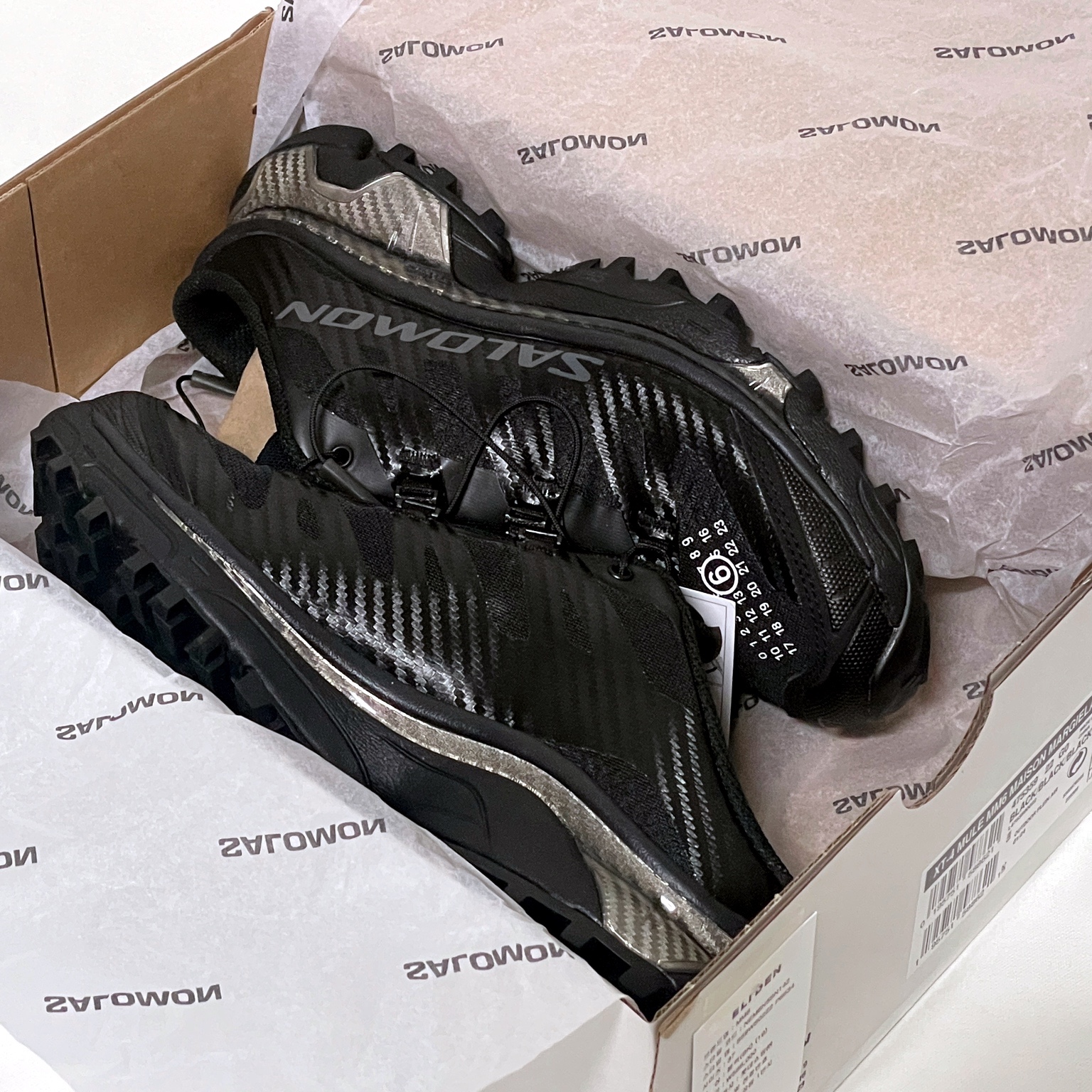 Salomon x MM6 Maison Margiela XT-4 Mule Black 착용 스타일 - 1