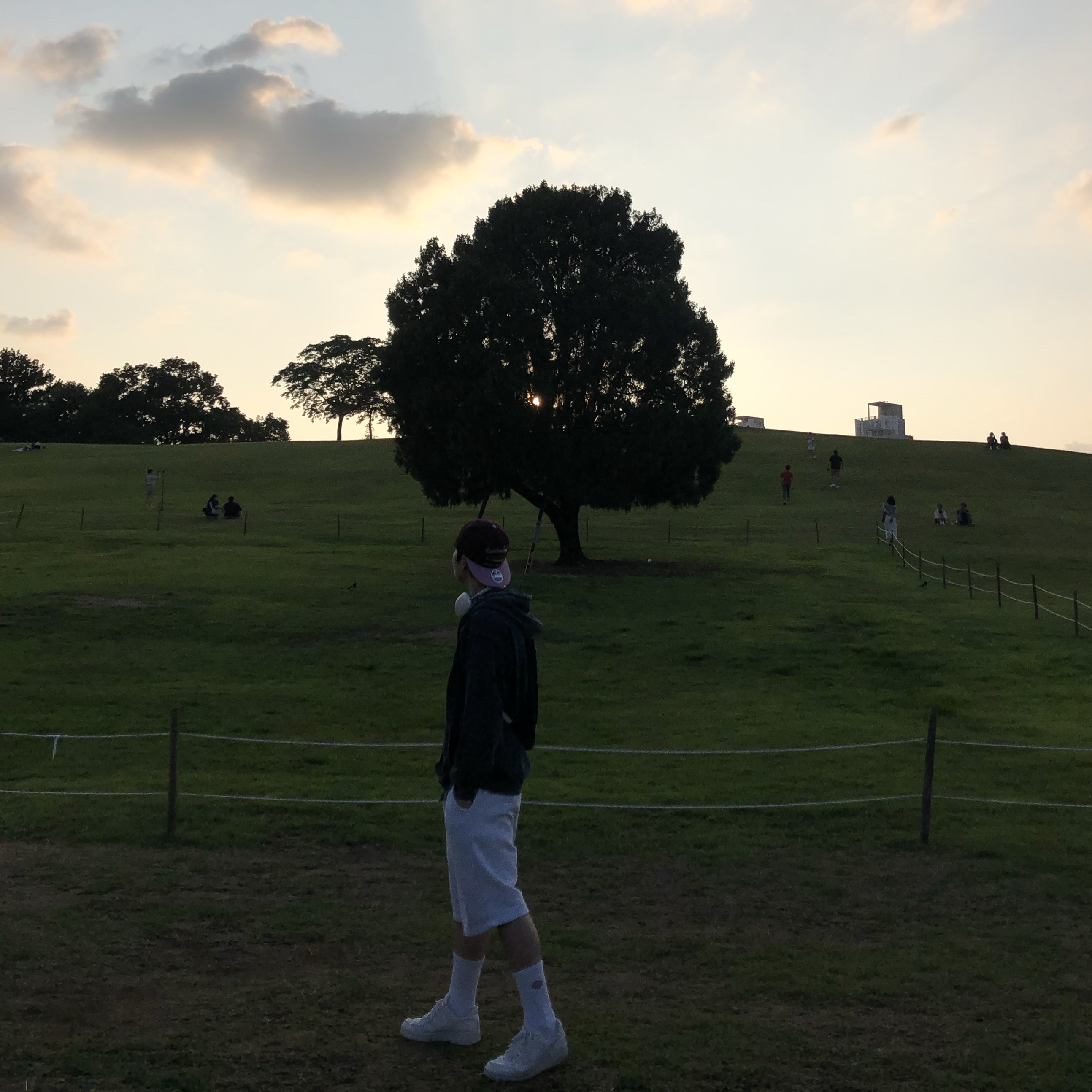 Apple AirPods Max Lightning Silver (Korean Ver.), Nike Air Force 1 '07 Low White 착용 스타일