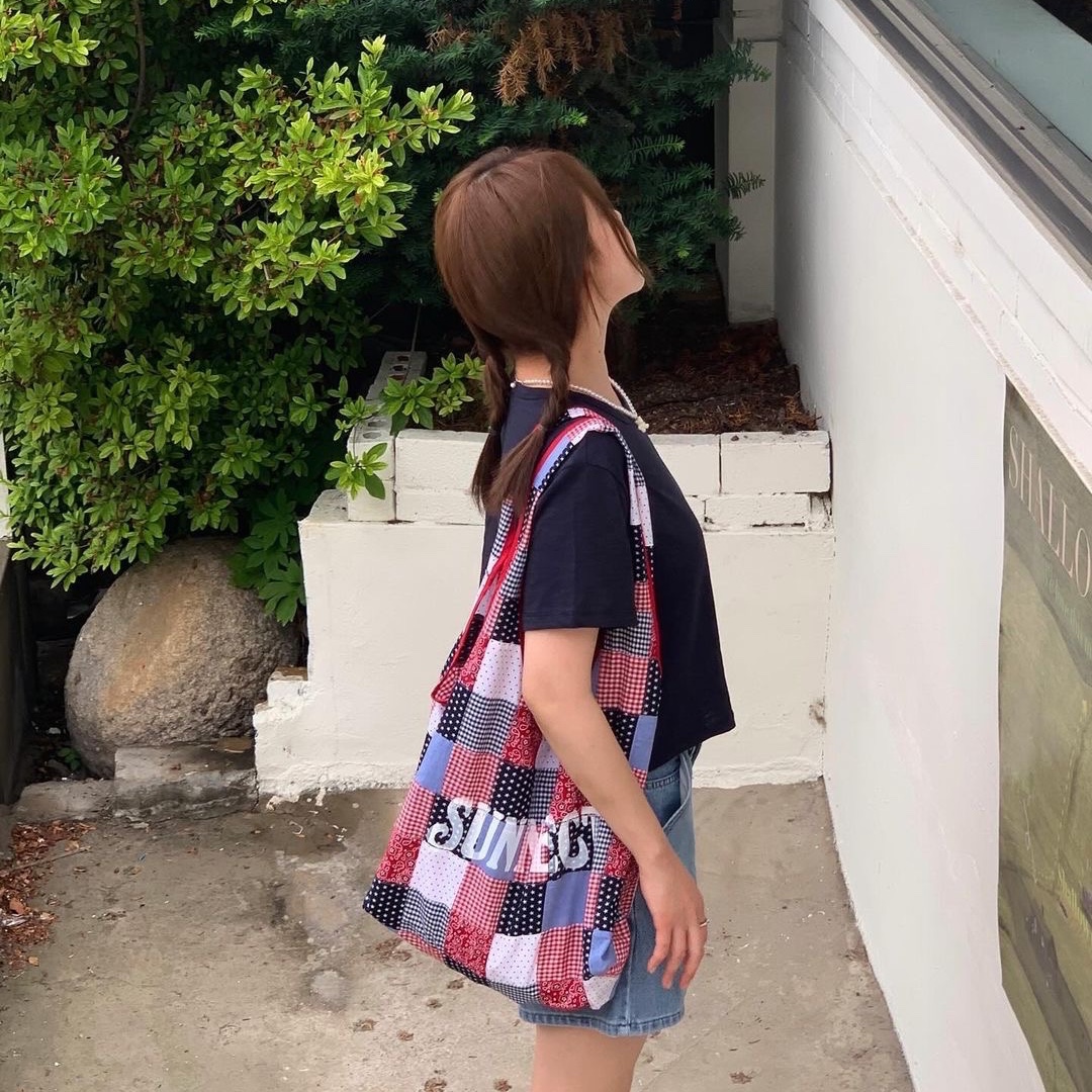 SUNNECT Madras Shopper Bag Red 착용 스타일