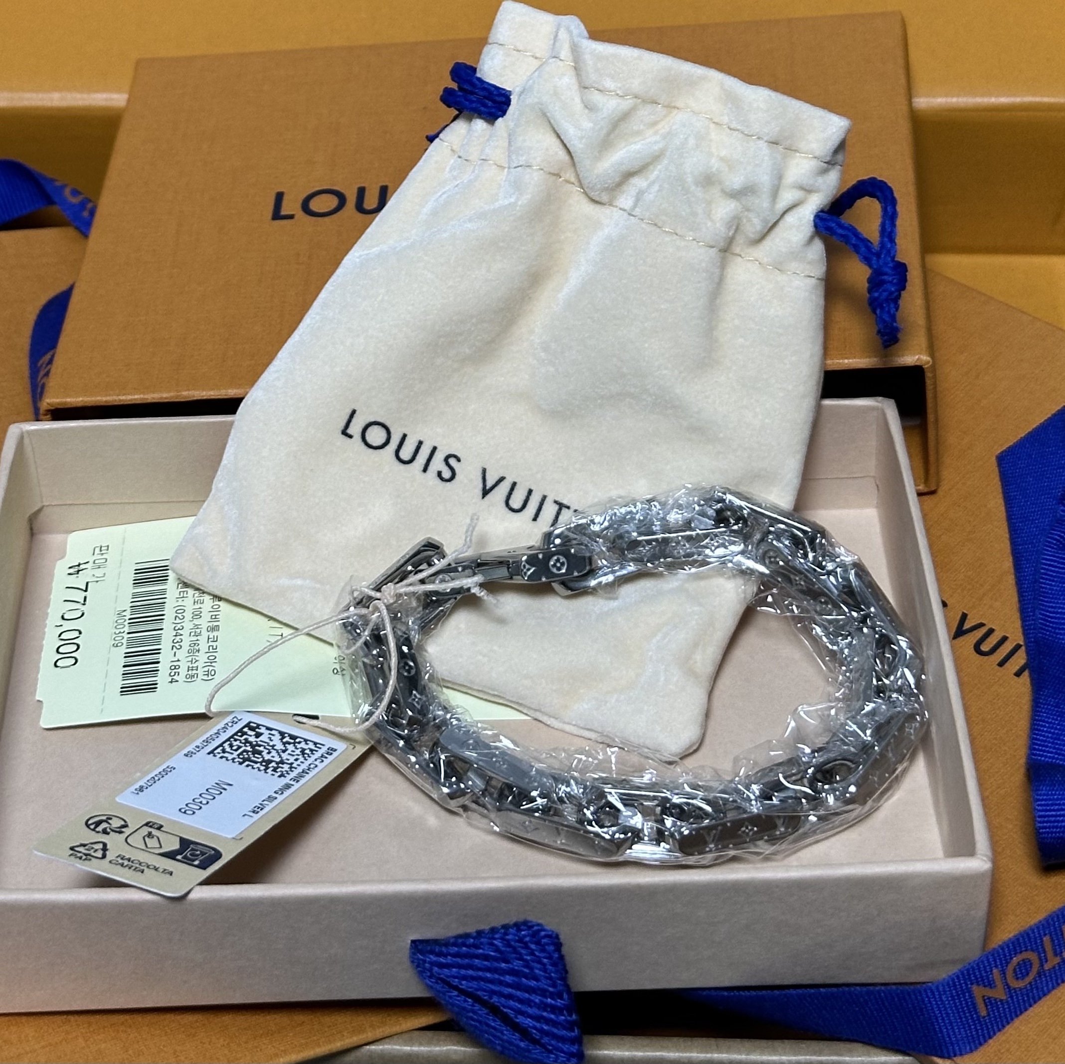 Louis Vuitton Monogram Chain Bracelet Silver 착용 스타일 - 2