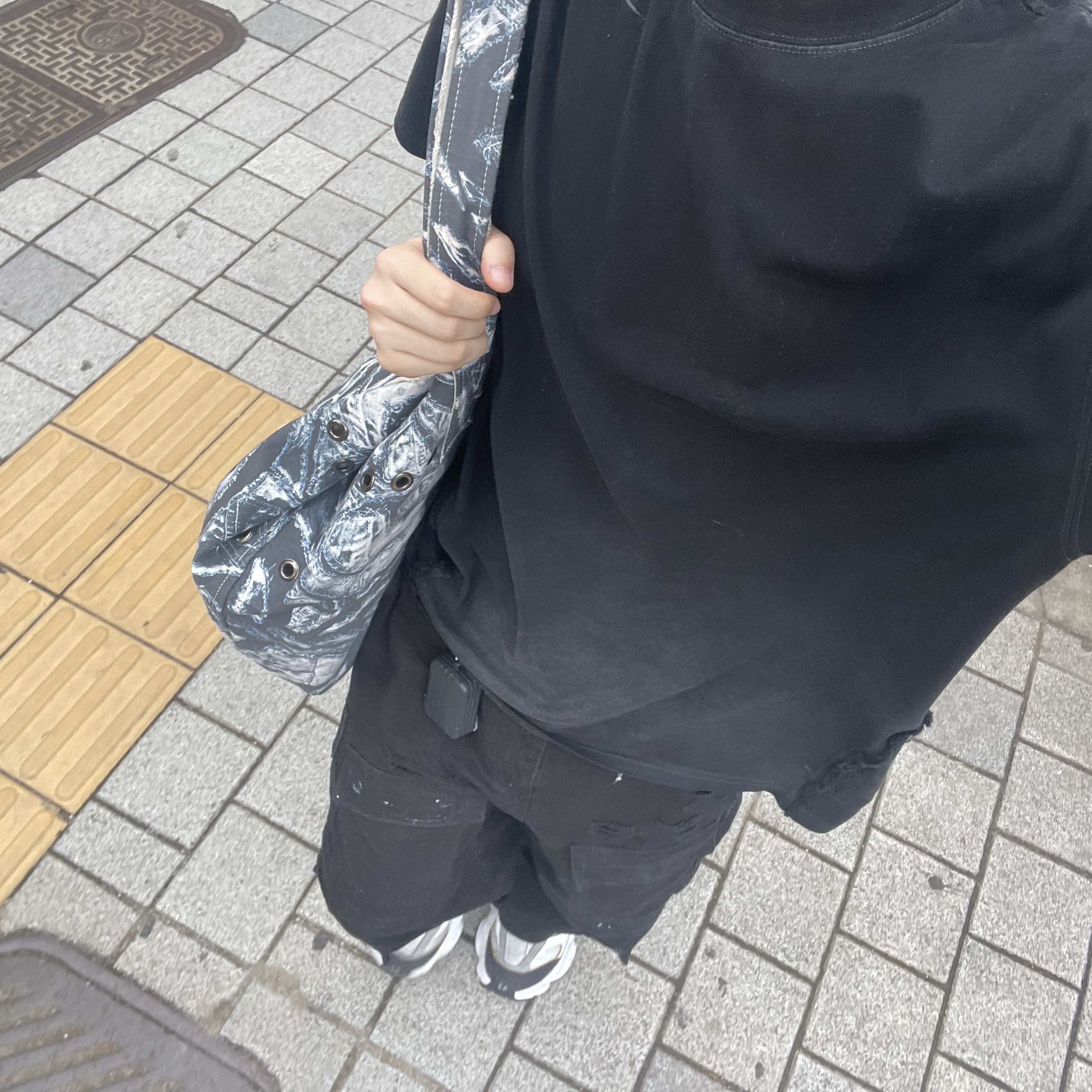 BLR Destroyed Gradation Bleached Short Sleeve T-Shirt Black, BLR Destroyed Vintage Double Denim Pants Navy 착용 스타일 - 5