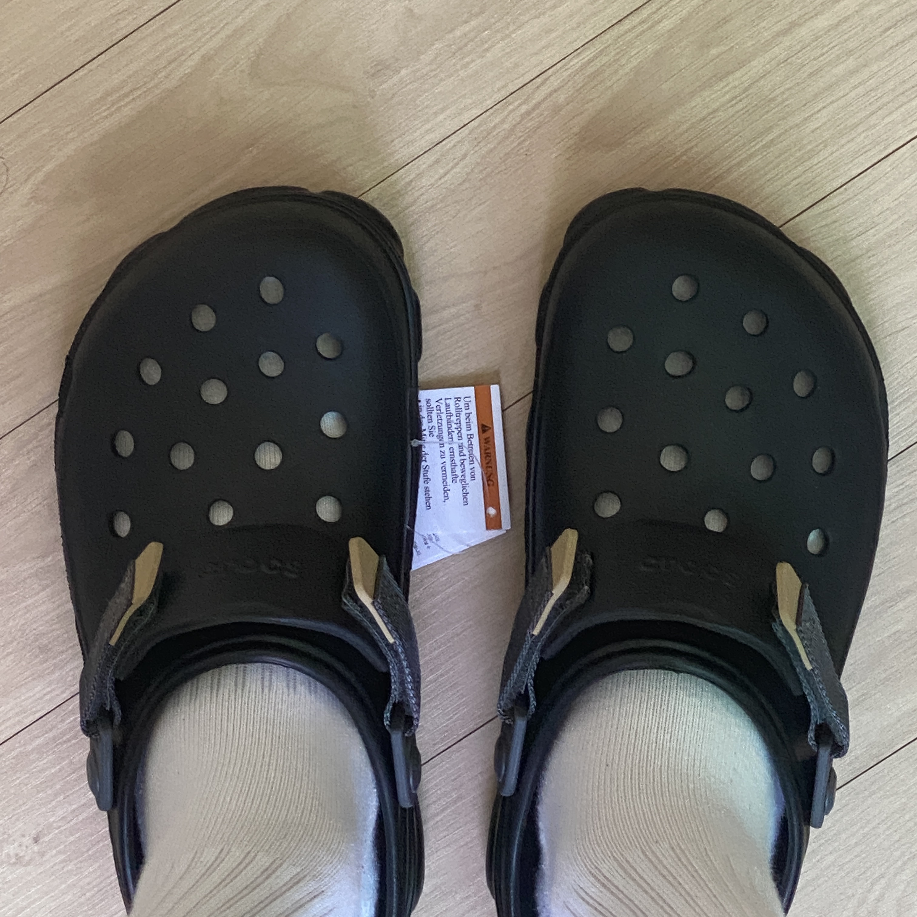 Crocs All Terrain Clog Black 착용 스타일