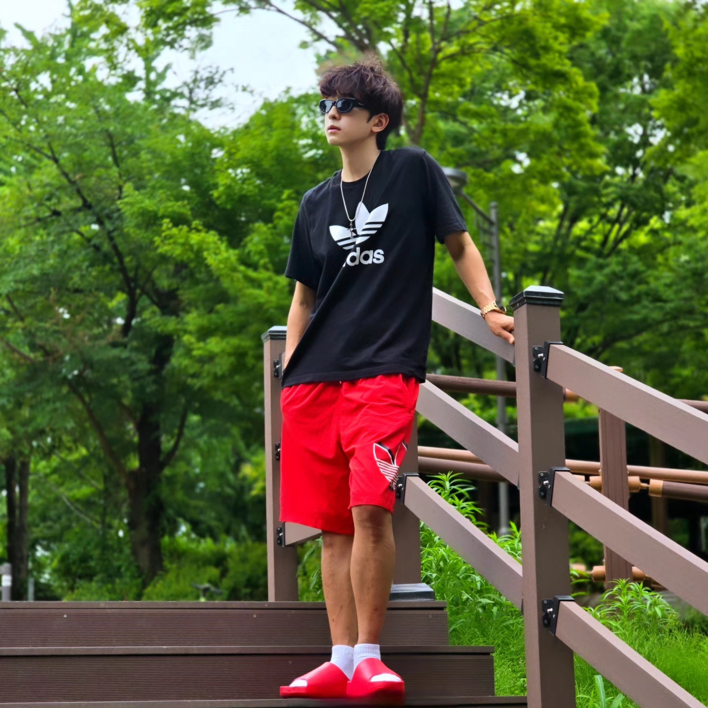 Adidas Adicolor Classics Trefoil T-Shirt Black - US Sizing, Adidas Adicolor Classics Trefoil T-Shirt Black - KR Sizing 착용 스타일 - 1