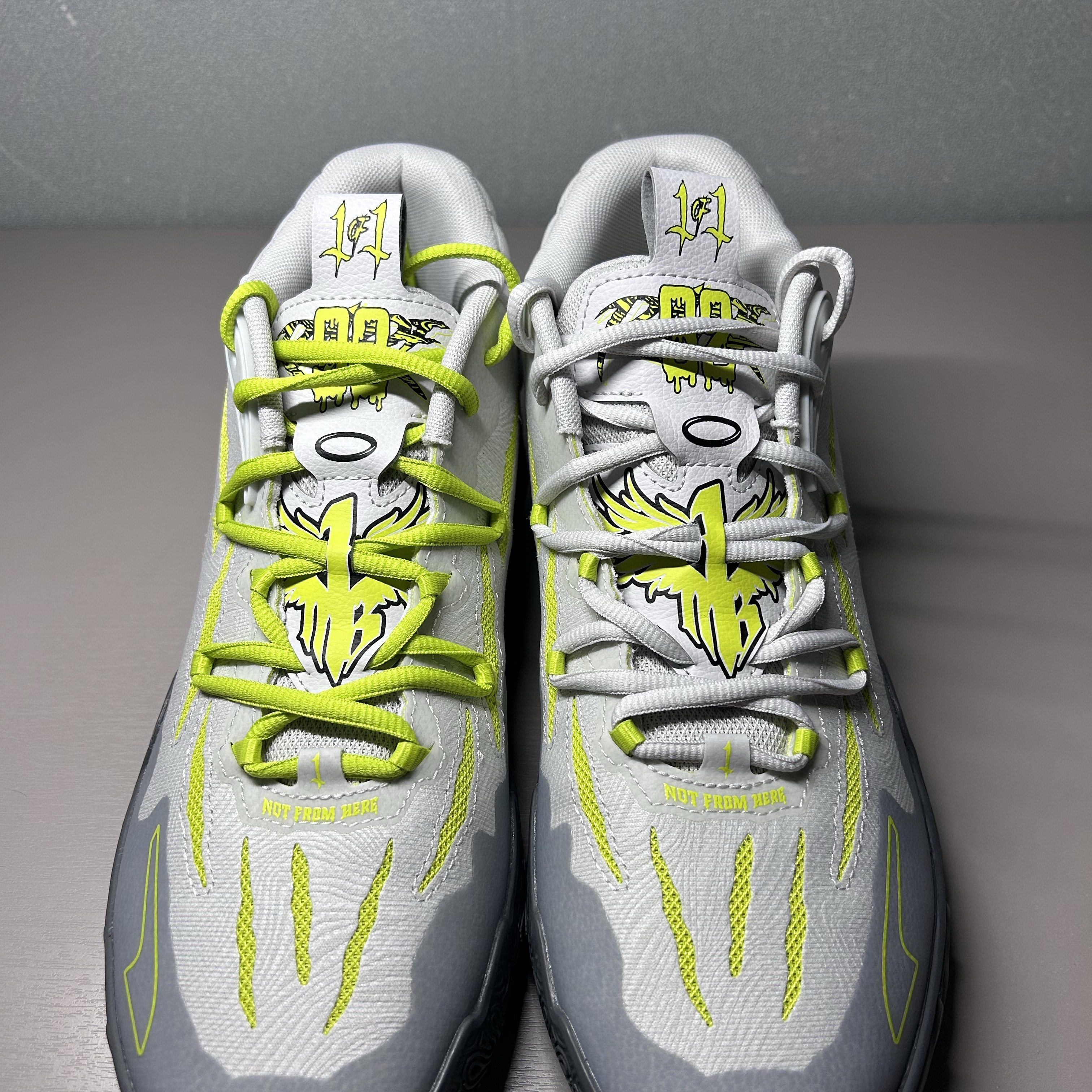 Puma MB.03 Lamelo Ball Feather Gray Lime Smash 착용 스타일 - 1