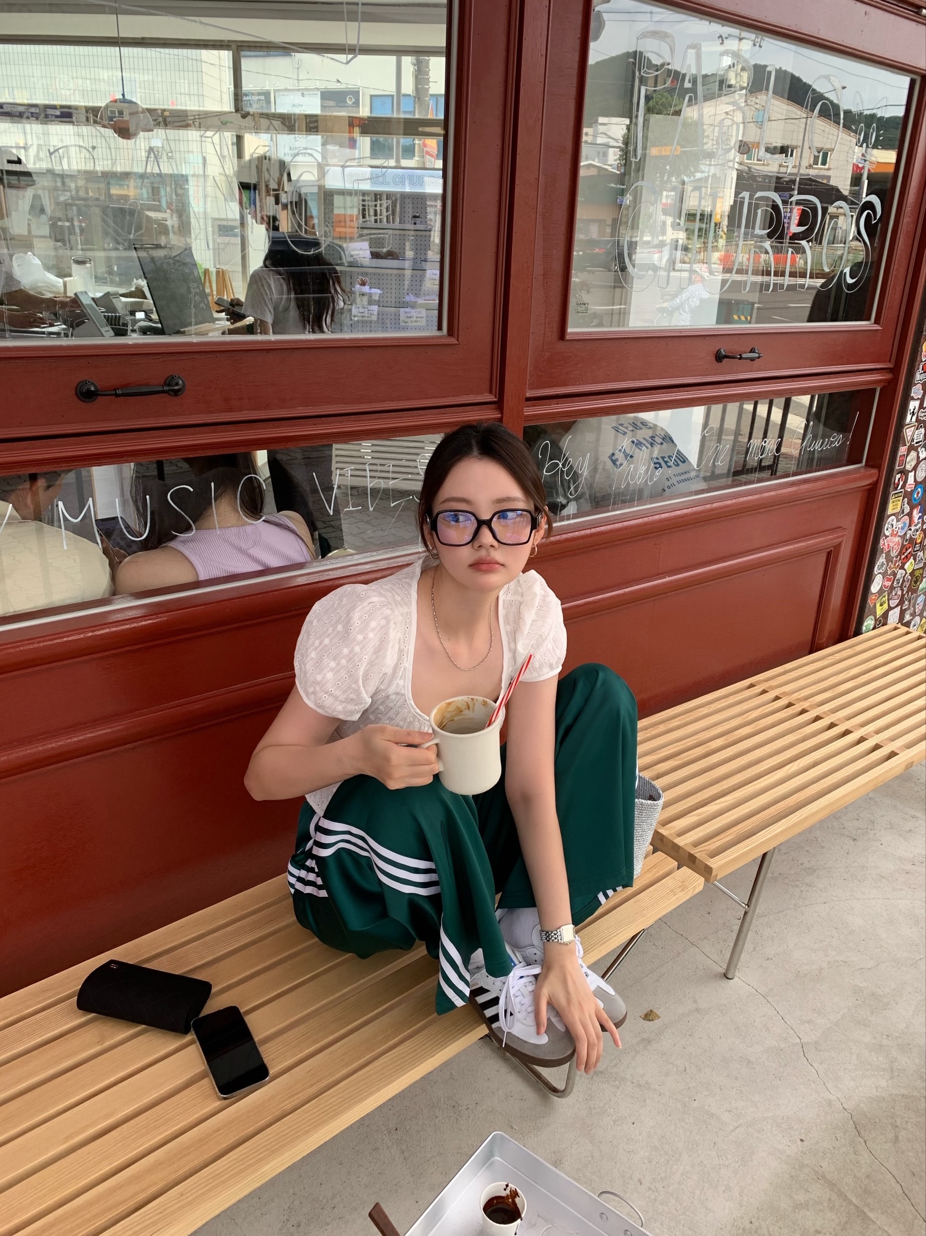 Adidas Samba OG Cloud White, Chanel Square Eyeglasses Acetate & Black International Fit 착용 스타일 - 3